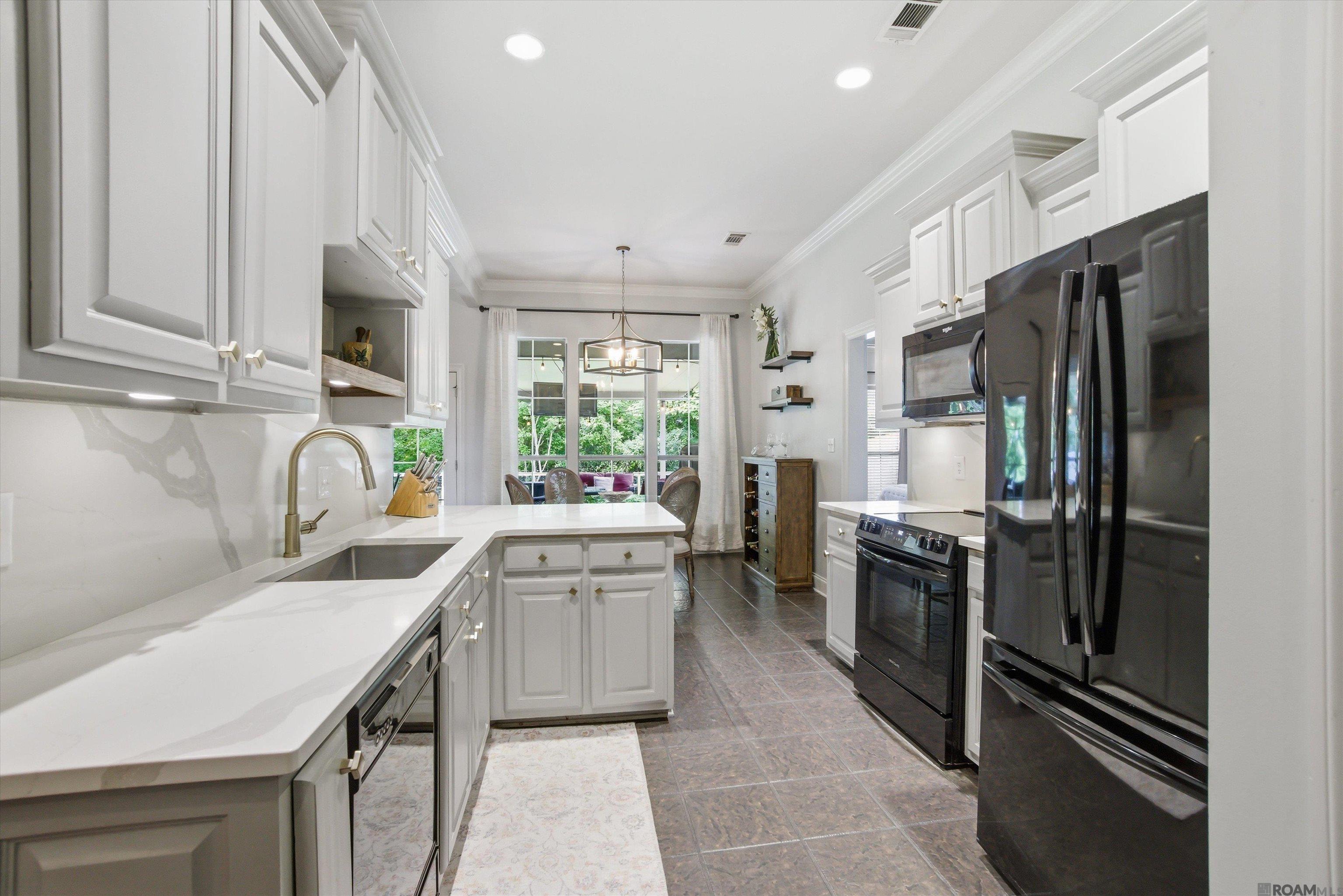 8629 E Cypress Point Ct, Baton Rouge, LA, 70809