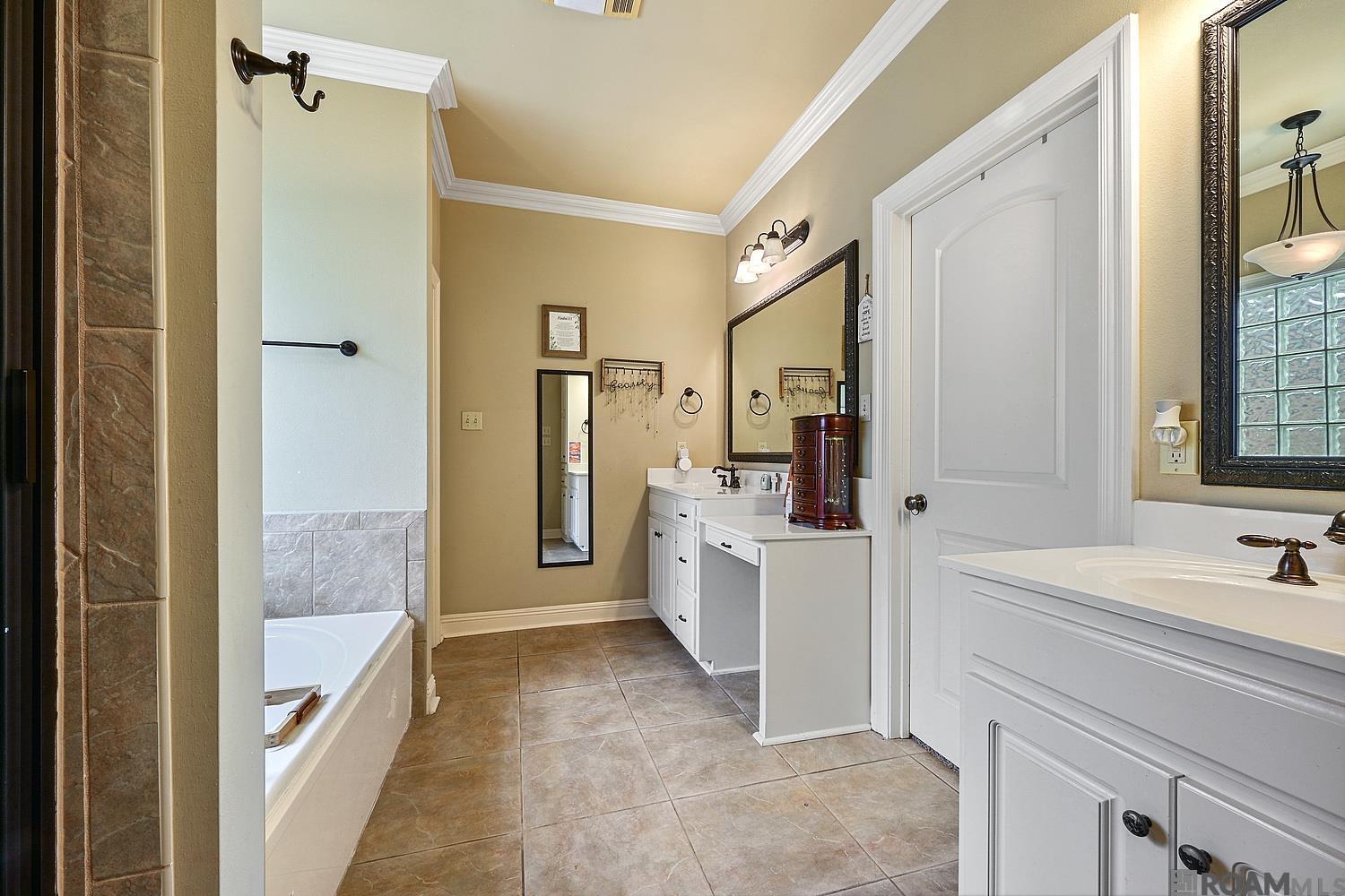 927 Fairwinds Ave, Zachary, LA, 70791