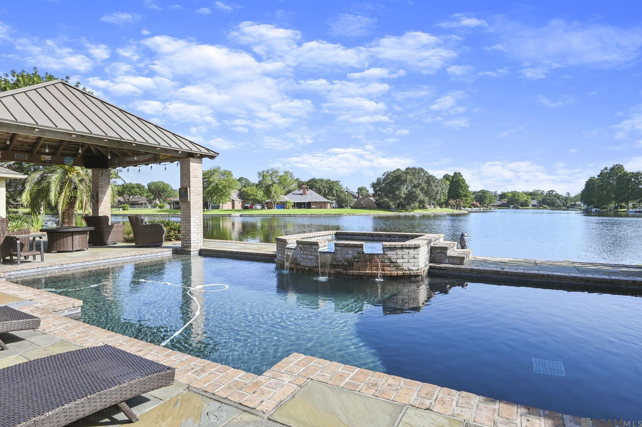 108 Hazelwood Dr, Thibodaux, LA, 70301