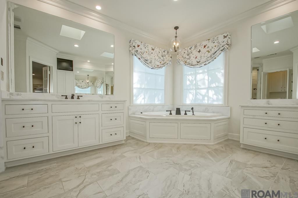 18321 N Mission Hills Ave, Baton Rouge, LA, 70810