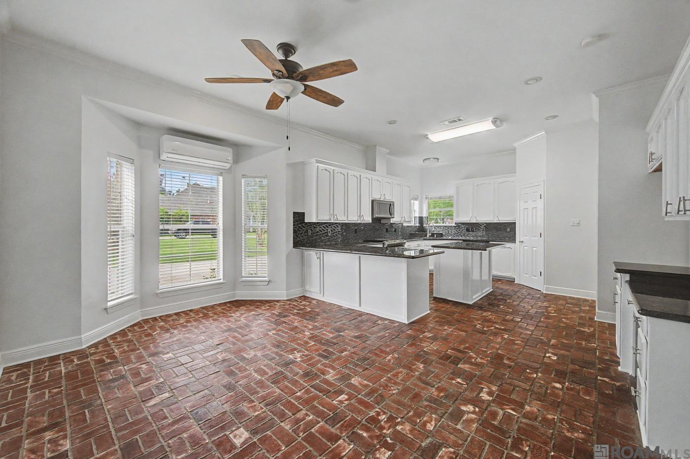35110 Stone Castle Dr, Denham Springs, LA, 70706