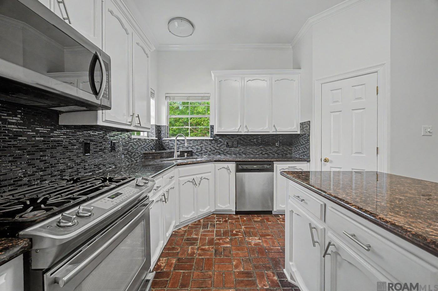 35110 Stone Castle Dr, Denham Springs, LA, 70706