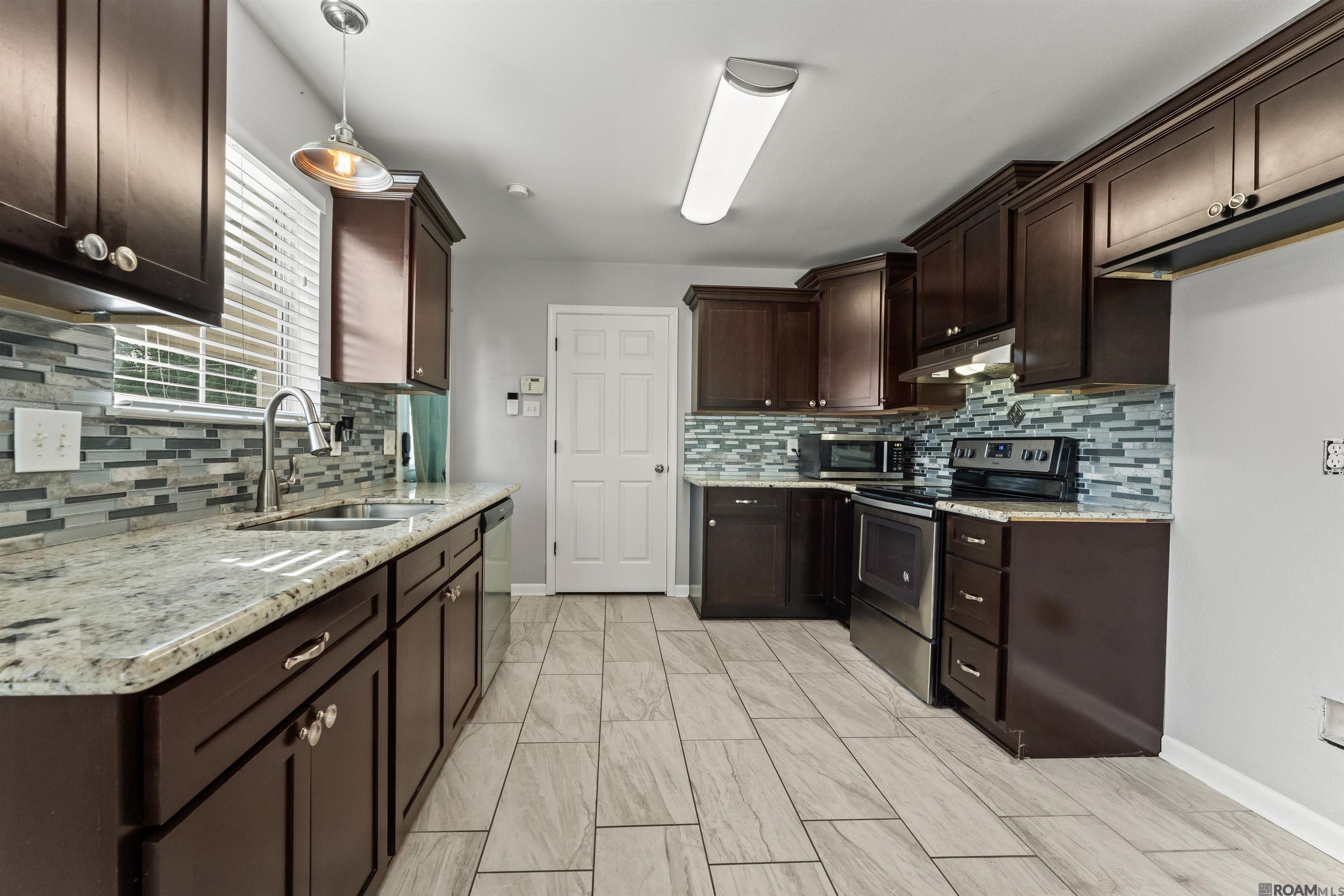 25400 Homestead Dr, Denham Springs, LA, 70726