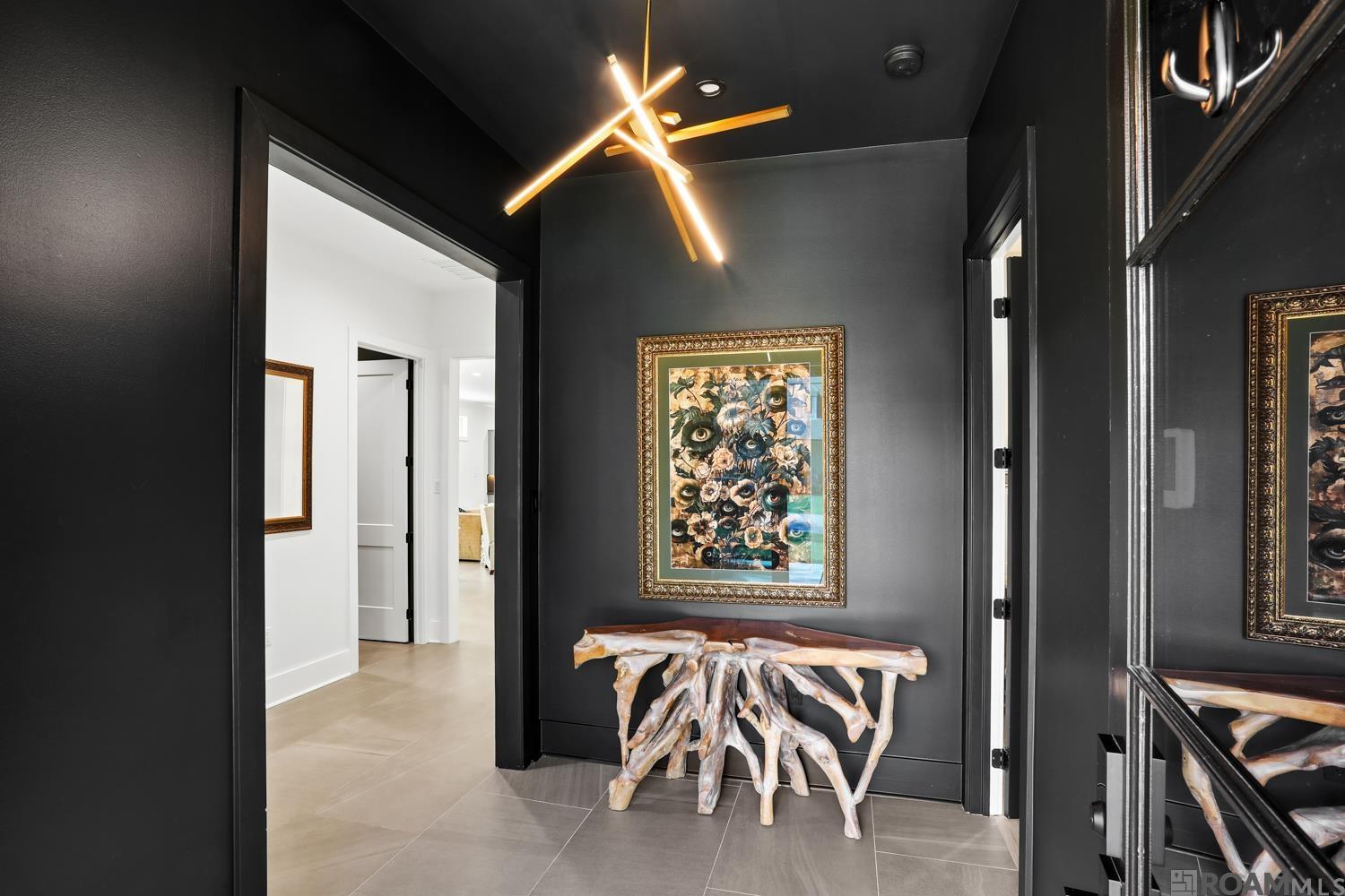 $750,000+