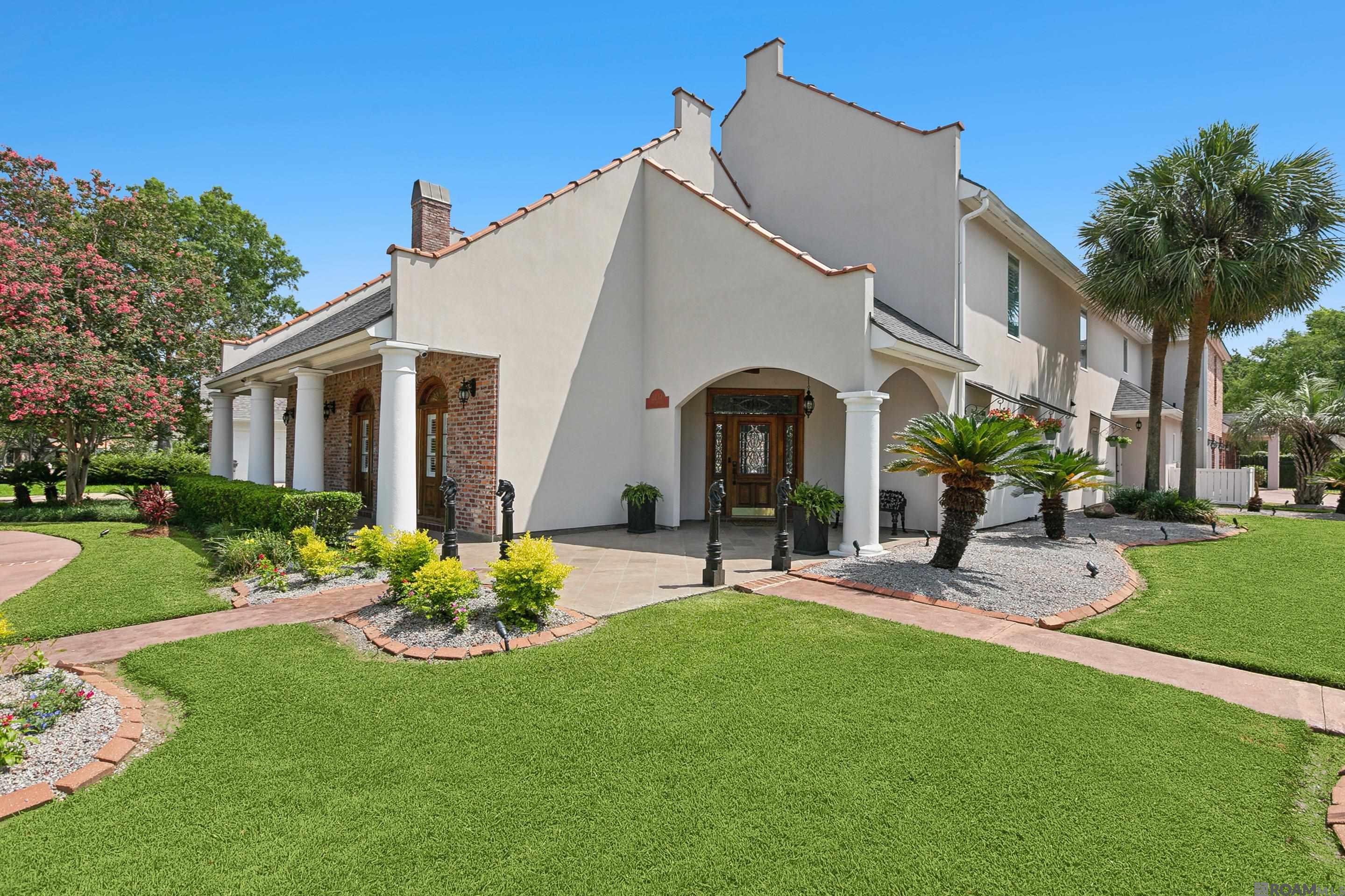 $750,000+