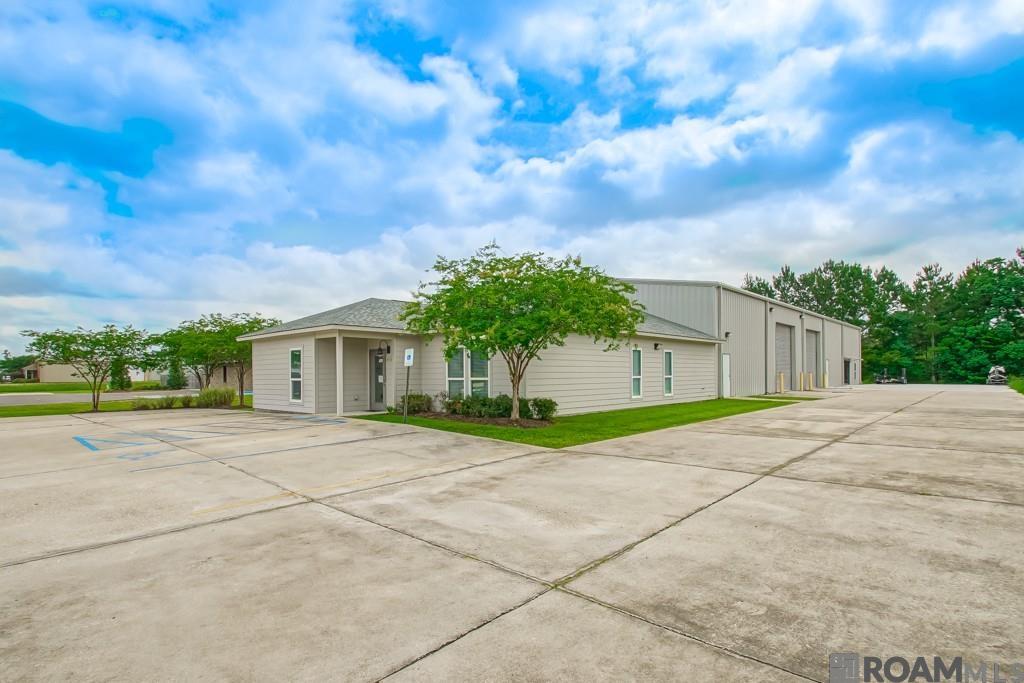 $750,000+