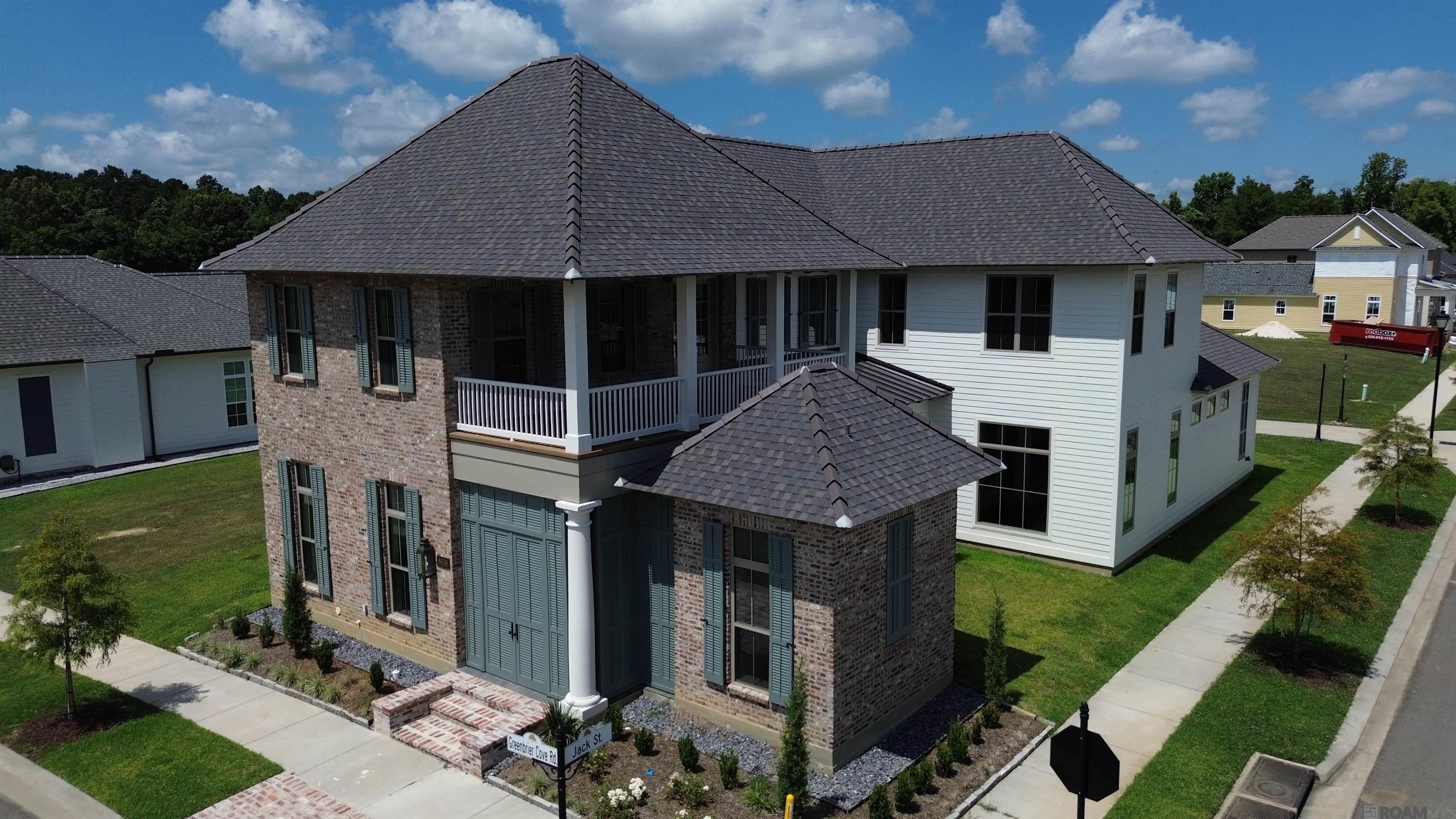 $750,000+