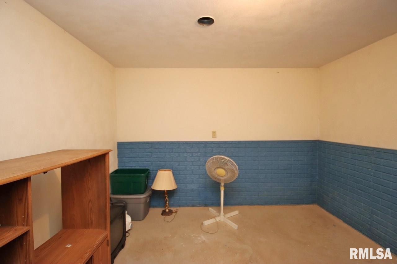 Gallery Image 64