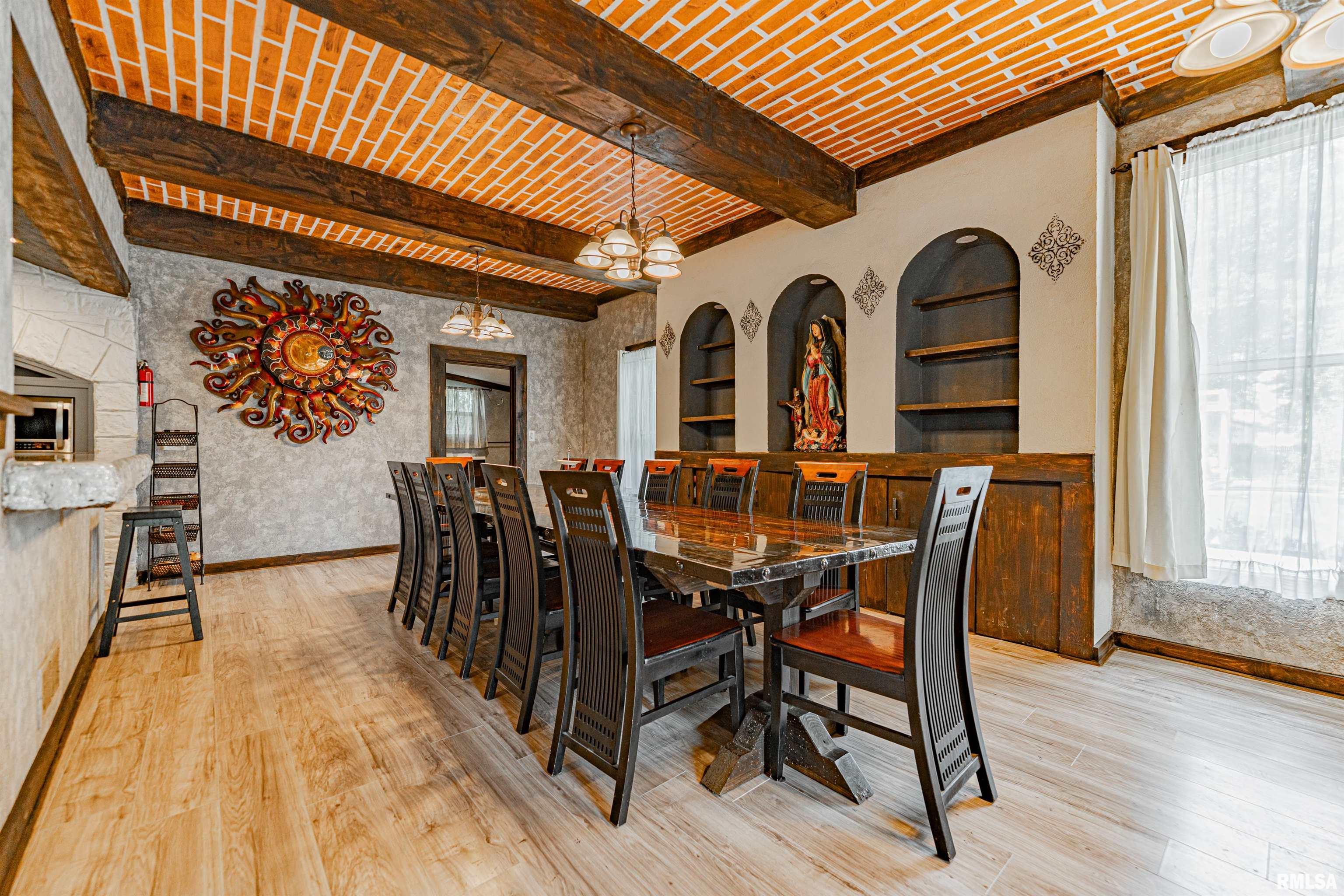 Gallery Image 13
