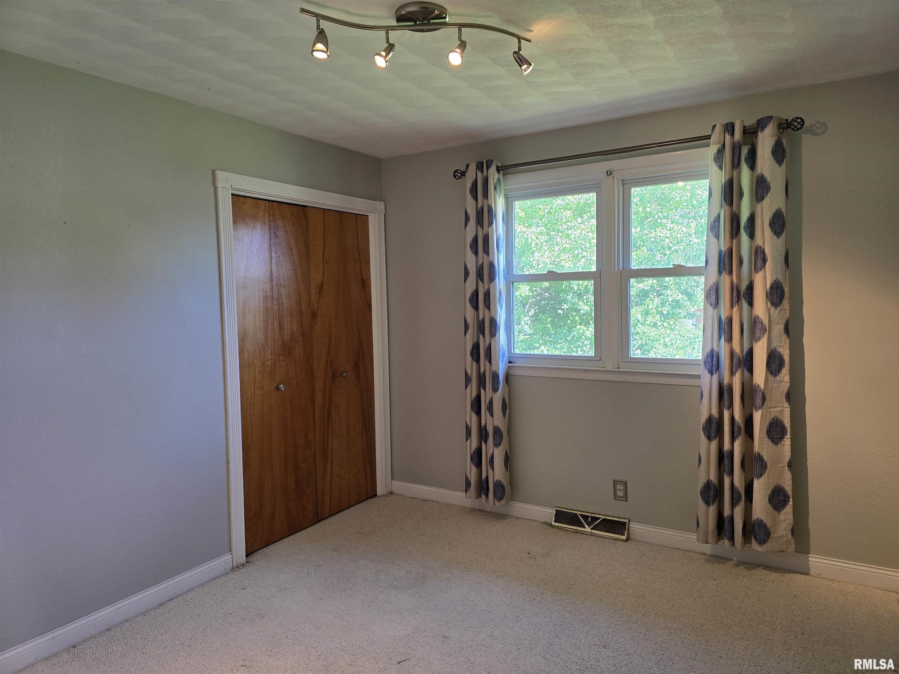 Gallery Image 38