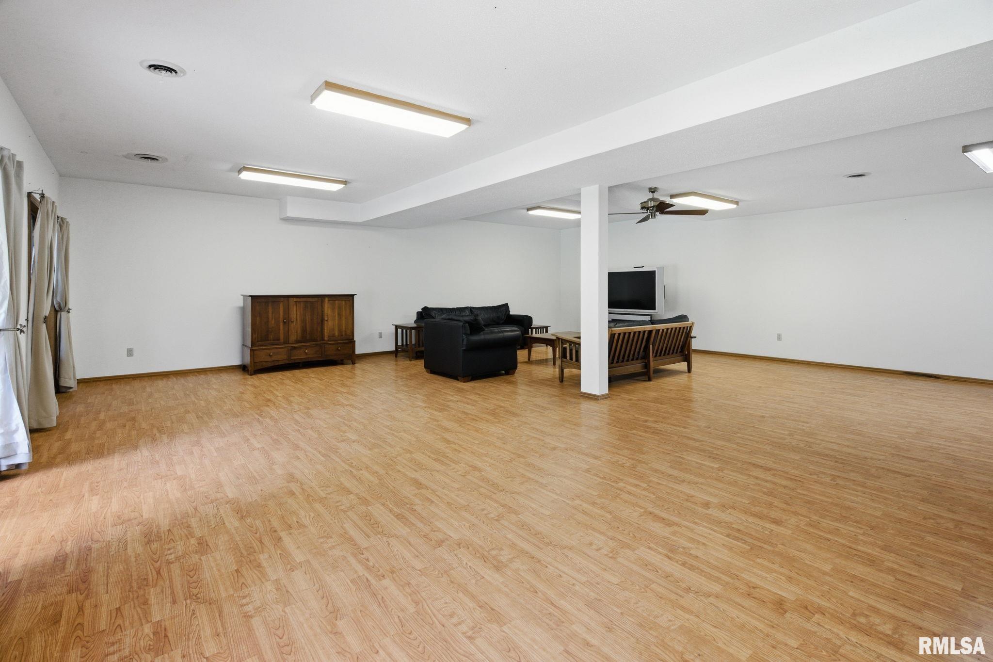 Gallery Image 32