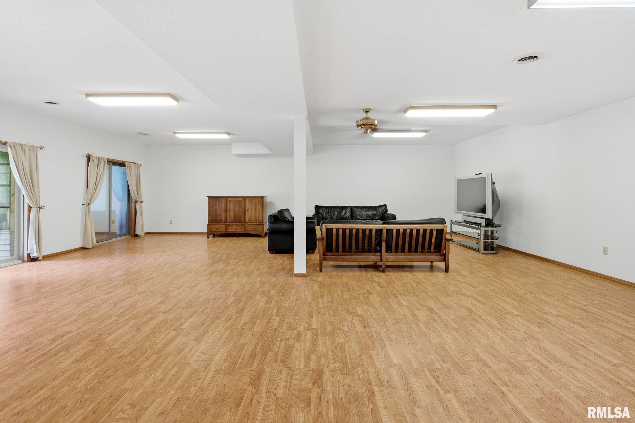 Gallery Image 37
