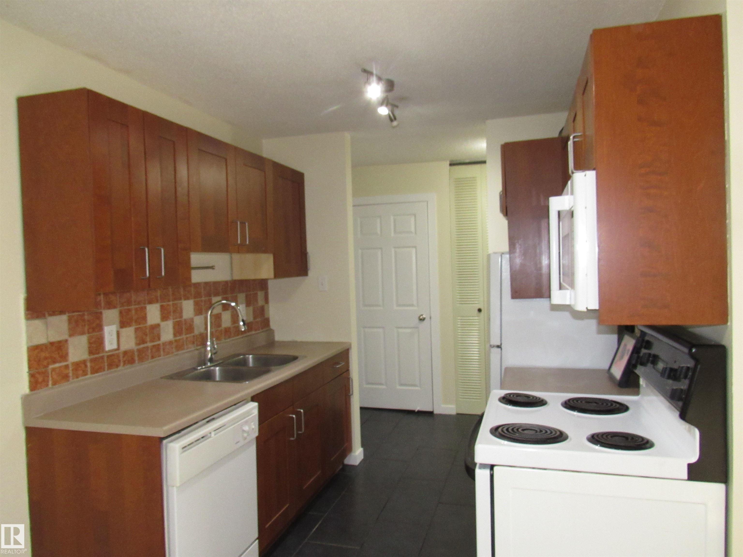 Photo 18 at 404 - 10335 117 Street NW, Wîhkwêntôwin, Edmonton