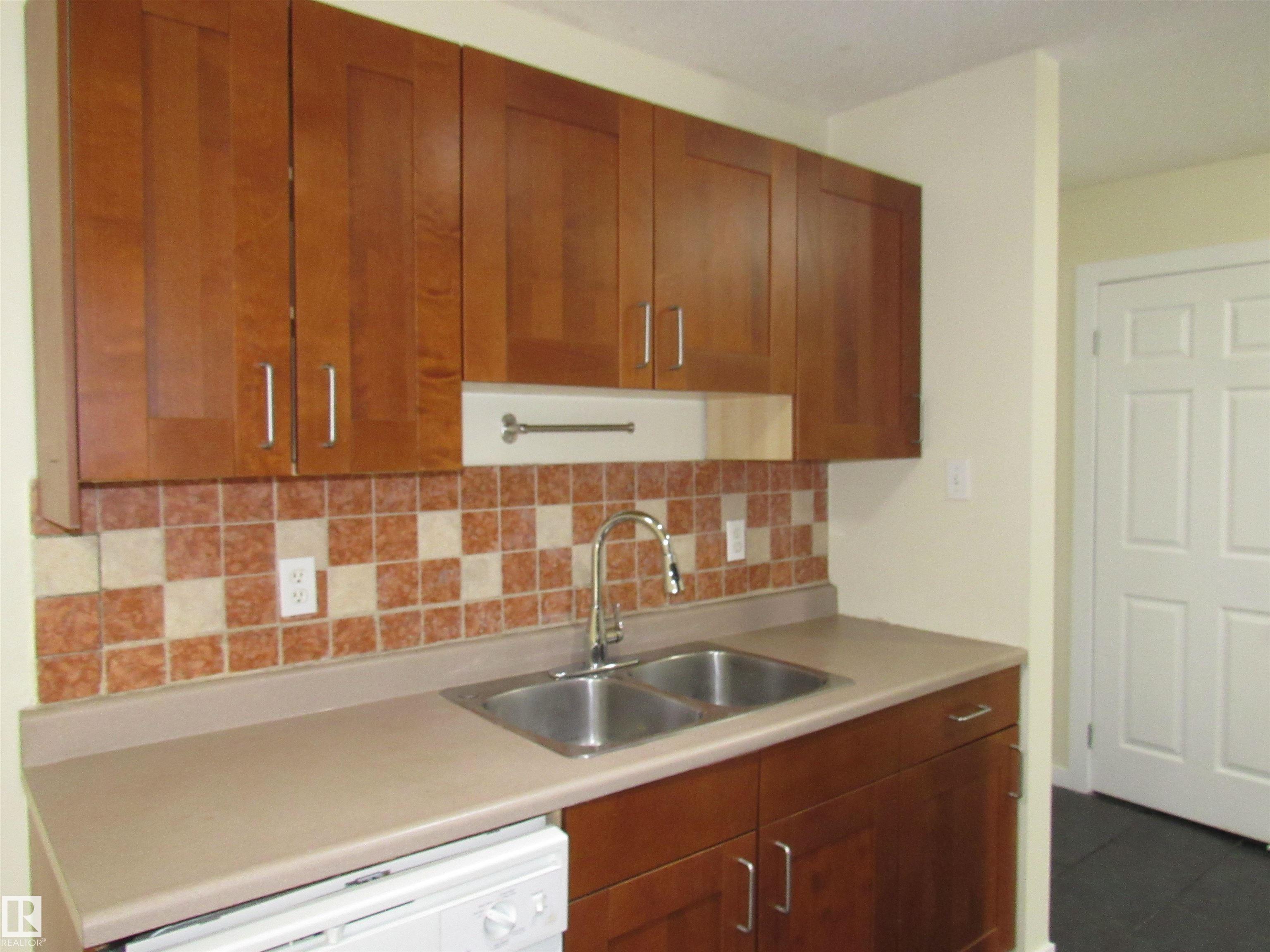 Photo 19 at 404 - 10335 117 Street NW, Wîhkwêntôwin, Edmonton