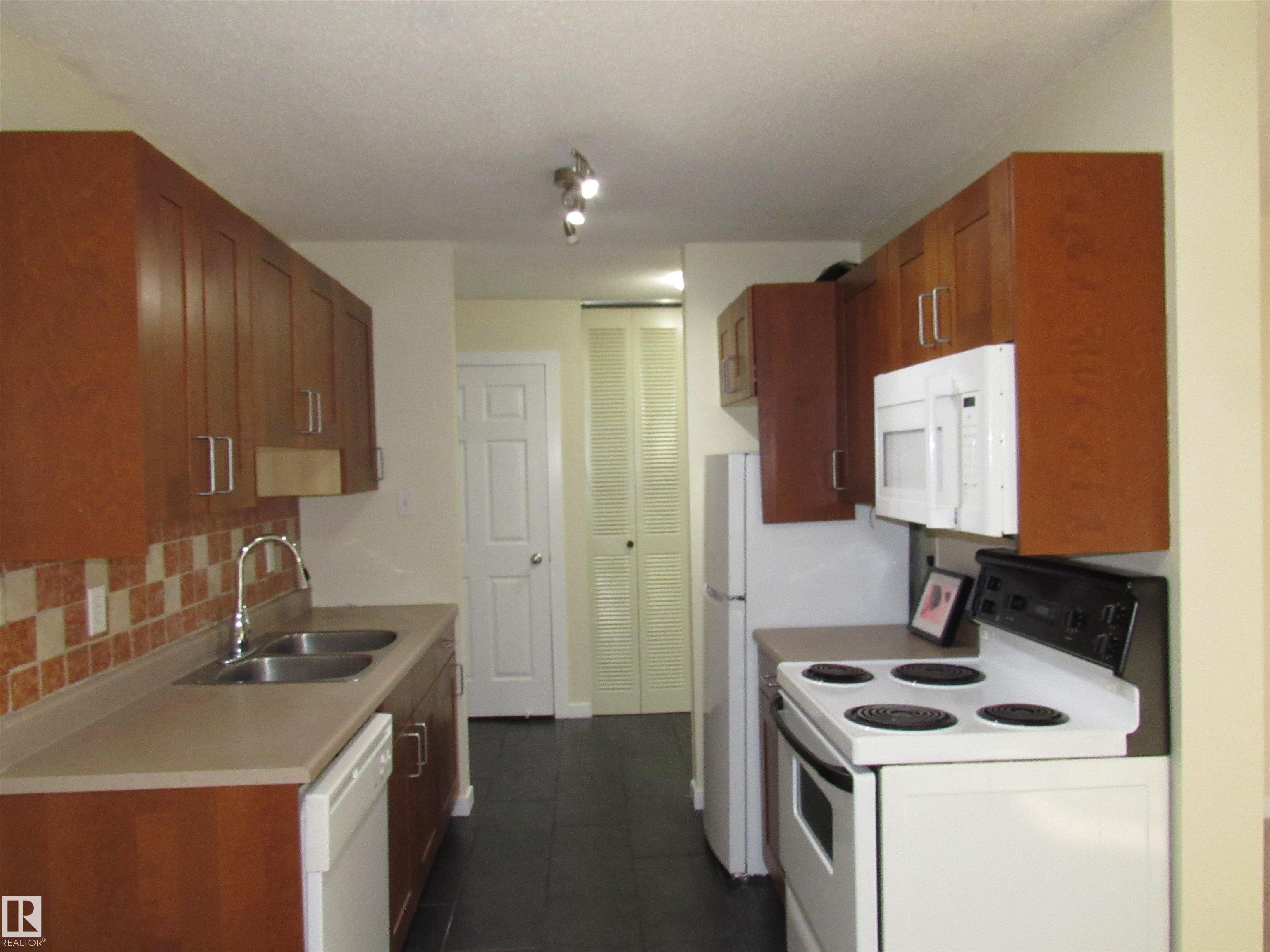 Photo 21 at 404 - 10335 117 Street NW, Wîhkwêntôwin, Edmonton