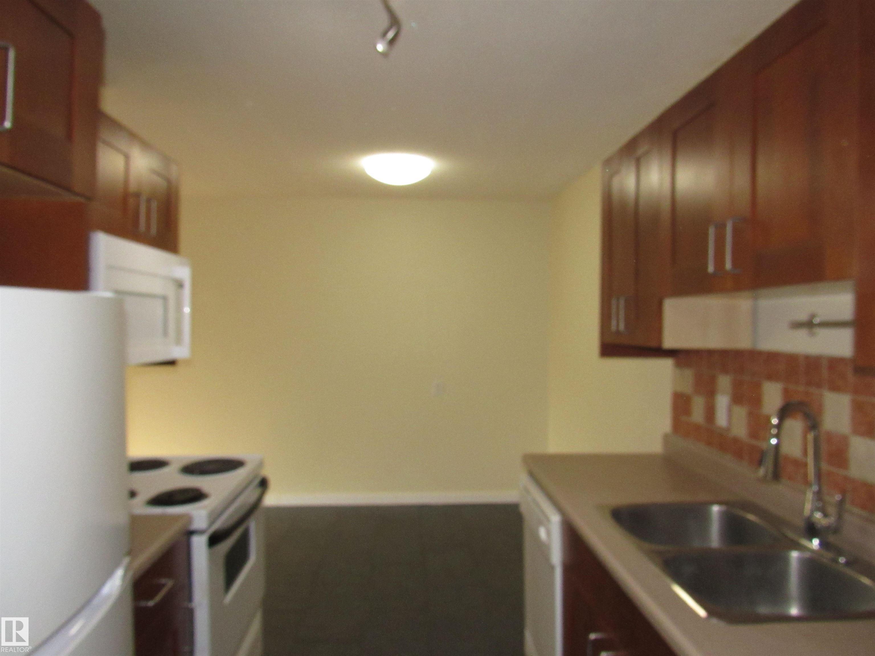 Photo 22 at 404 - 10335 117 Street NW, Wîhkwêntôwin, Edmonton