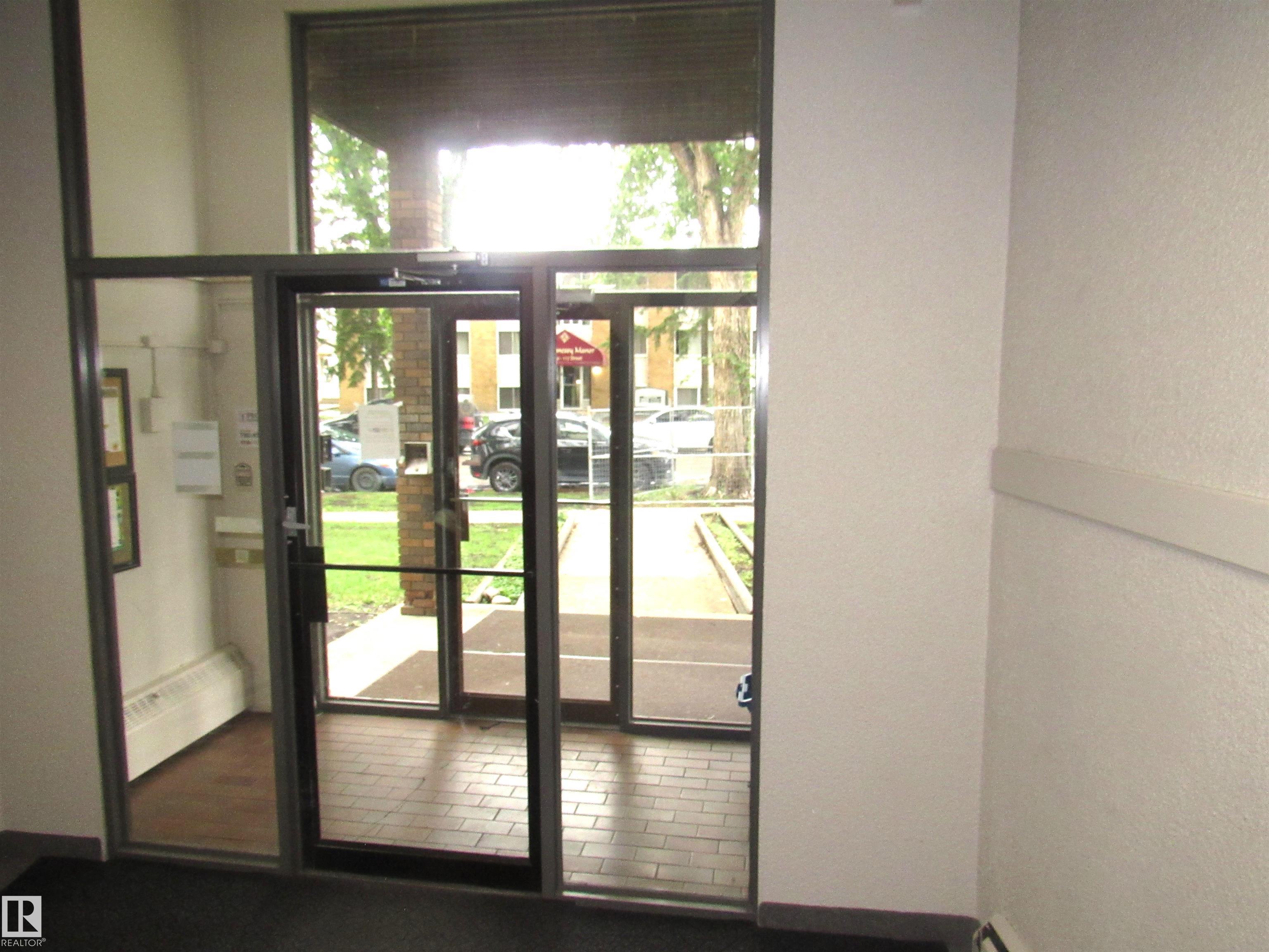 #404 10335 117 ST NW 4