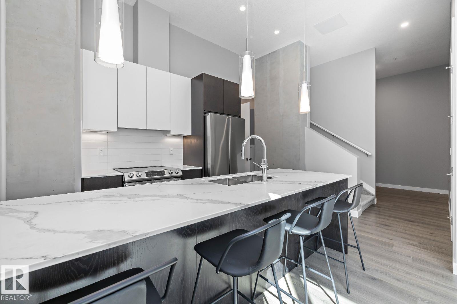 Picture for 9922 111 ST NW