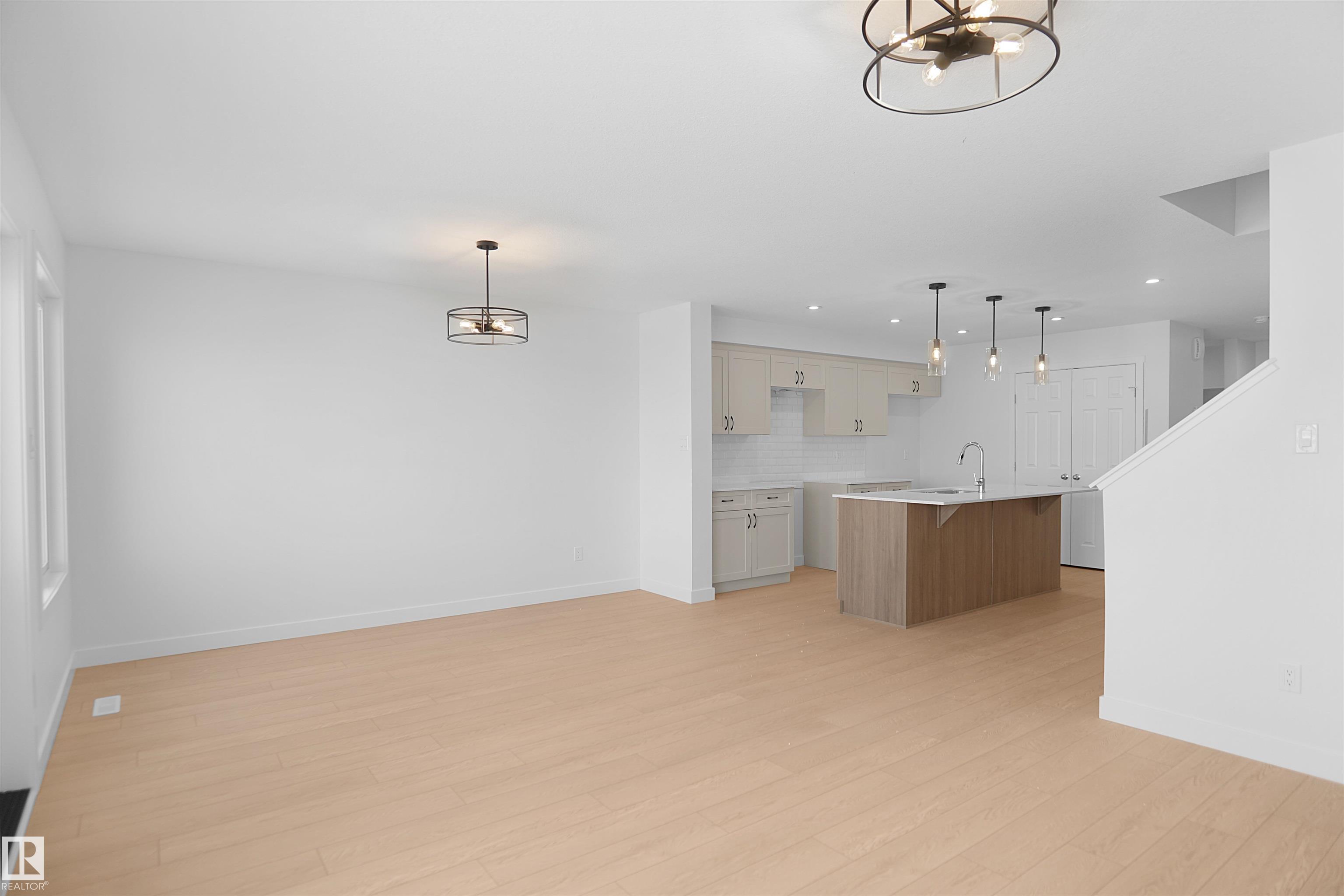 Picture for 644 176 AV NE