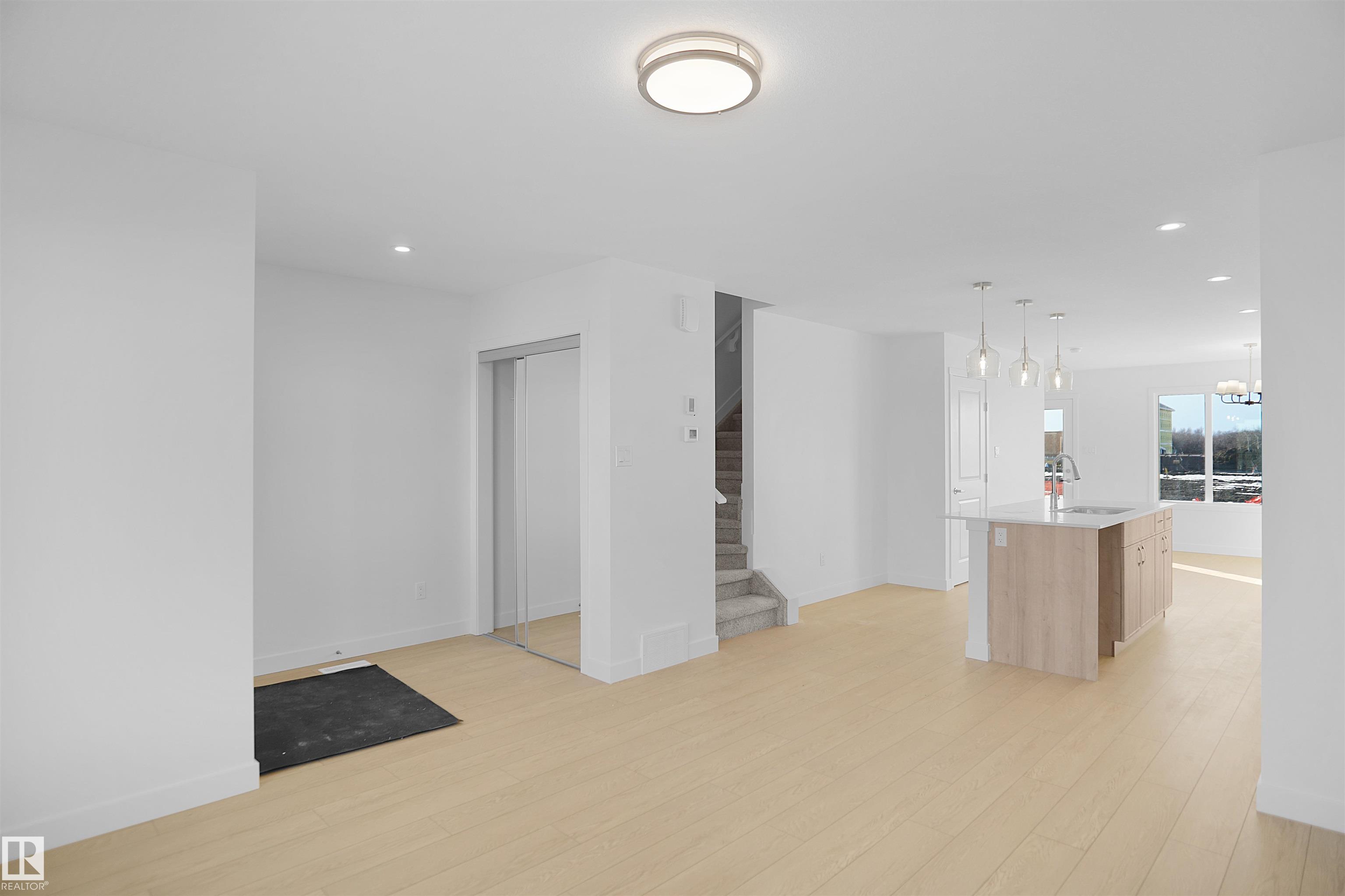 Picture for 20911 16 AV NW