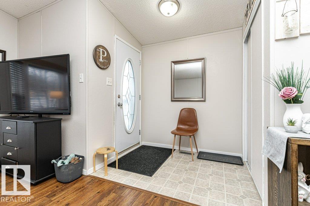 Picture for 1637 68 AV NW