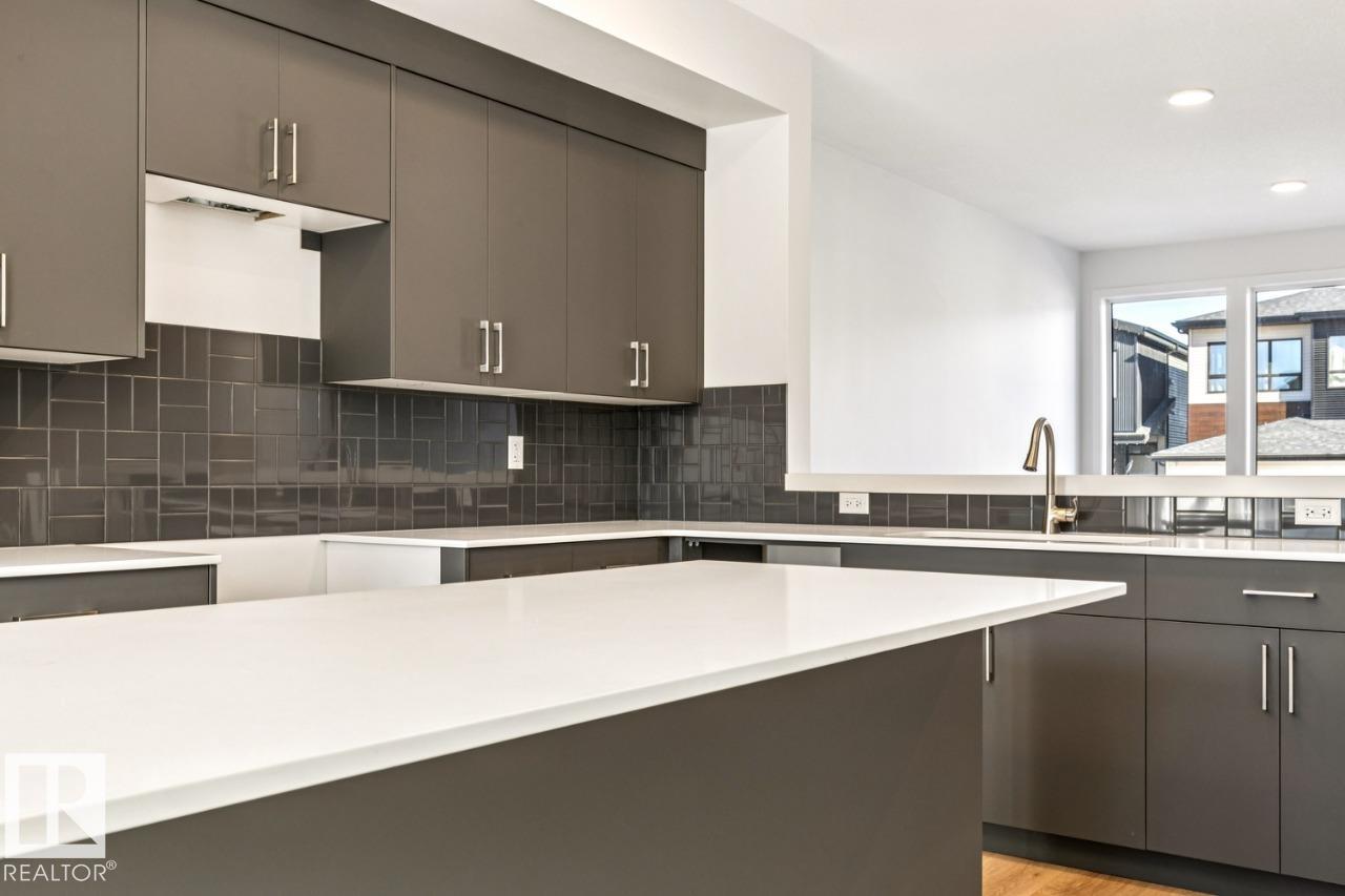 https://zimg.paragon.ice.com/ParagonImages/Property/PM/RAE/225379271/12/0/0/fd20f7f447de202ee16d26233269eb1b/1/c66b186e2dd0204fcab0981d6ca98722/225379271-b6e01950-4349-4e75-ab71-1caa298396fc.JPG