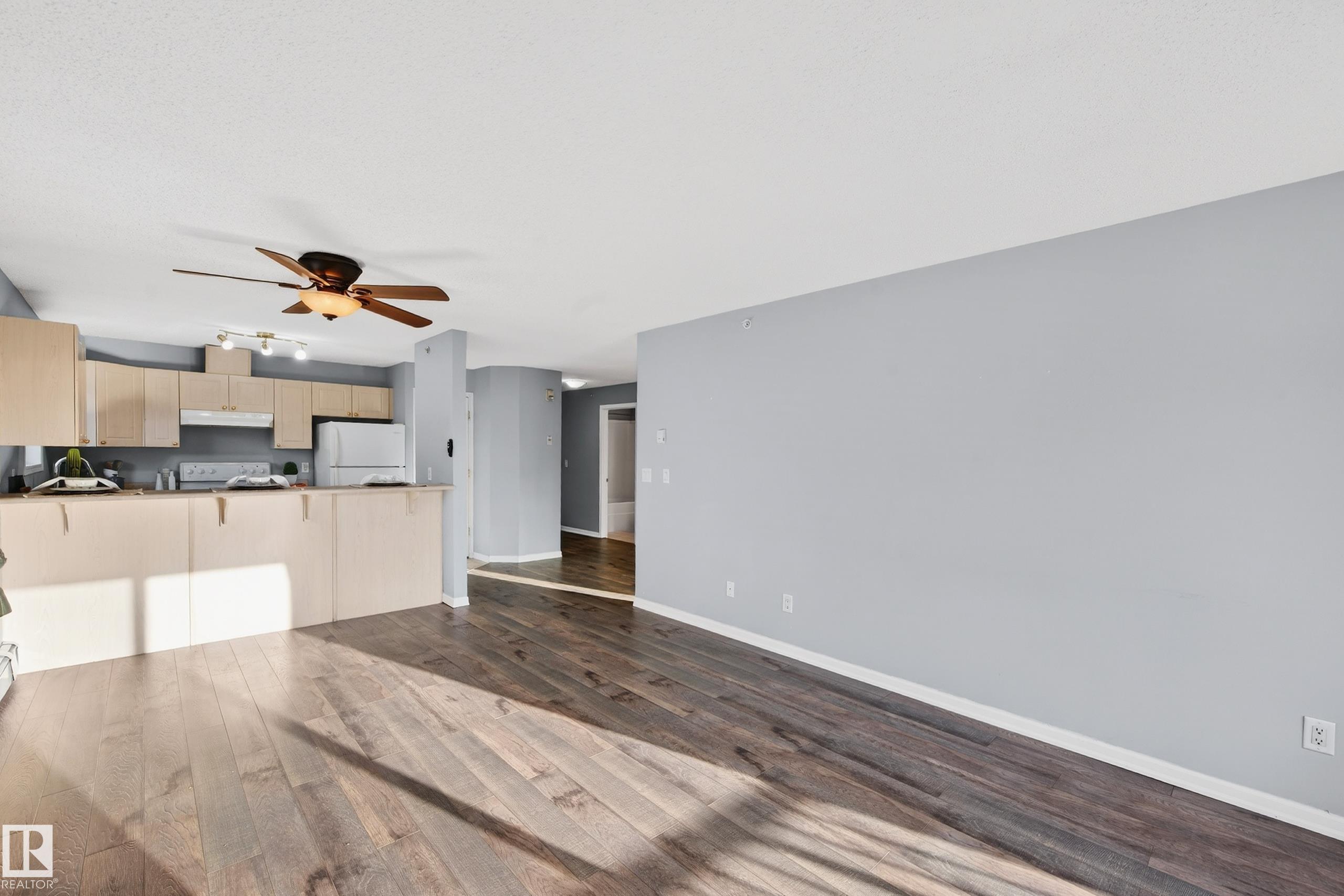 https://zimg.paragon.ice.com/ParagonImages/Property/PM/RAE/225380201/8/0/0/faeb50dd717aa89700f691e168fe82bf/1/fca1ad44ee4e0859fb31e16a99353769/225380201-395ec5c5-7620-4ca6-8606-623740852b50.JPG