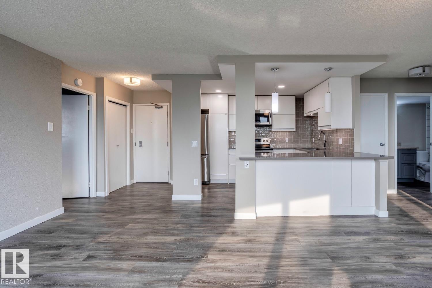 https://zimg.paragon.ice.com/ParagonImages/Property/PM/RAE/225380421/11/0/0/c7be21ea8774ba0acfb87145fa6827ca/1/de7e94f2956d01401191257fc87751c5/225380421-99776d85-ba96-4363-a7a1-66686a129b19.JPG