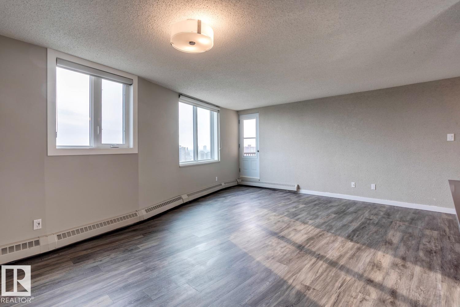 https://zimg.paragon.ice.com/ParagonImages/Property/PM/RAE/225380421/12/0/0/2f86a5213b676d9fc6e45fb9c30dc39f/1/de7e94f2956d01401191257fc87751c5/225380421-f108d681-f6d7-471e-b96b-f93745342f02.JPG