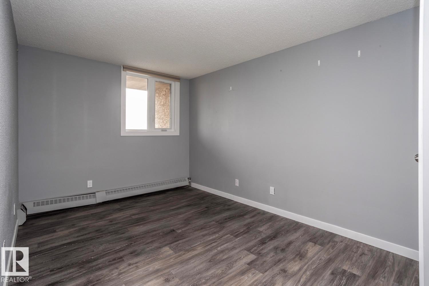 https://zimg.paragon.ice.com/ParagonImages/Property/PM/RAE/225380421/14/0/0/6cd927fcbd30084b49171de0df2cfcd2/1/de7e94f2956d01401191257fc87751c5/225380421-c7171a97-33db-415d-aae3-23e166fc8e95.JPG