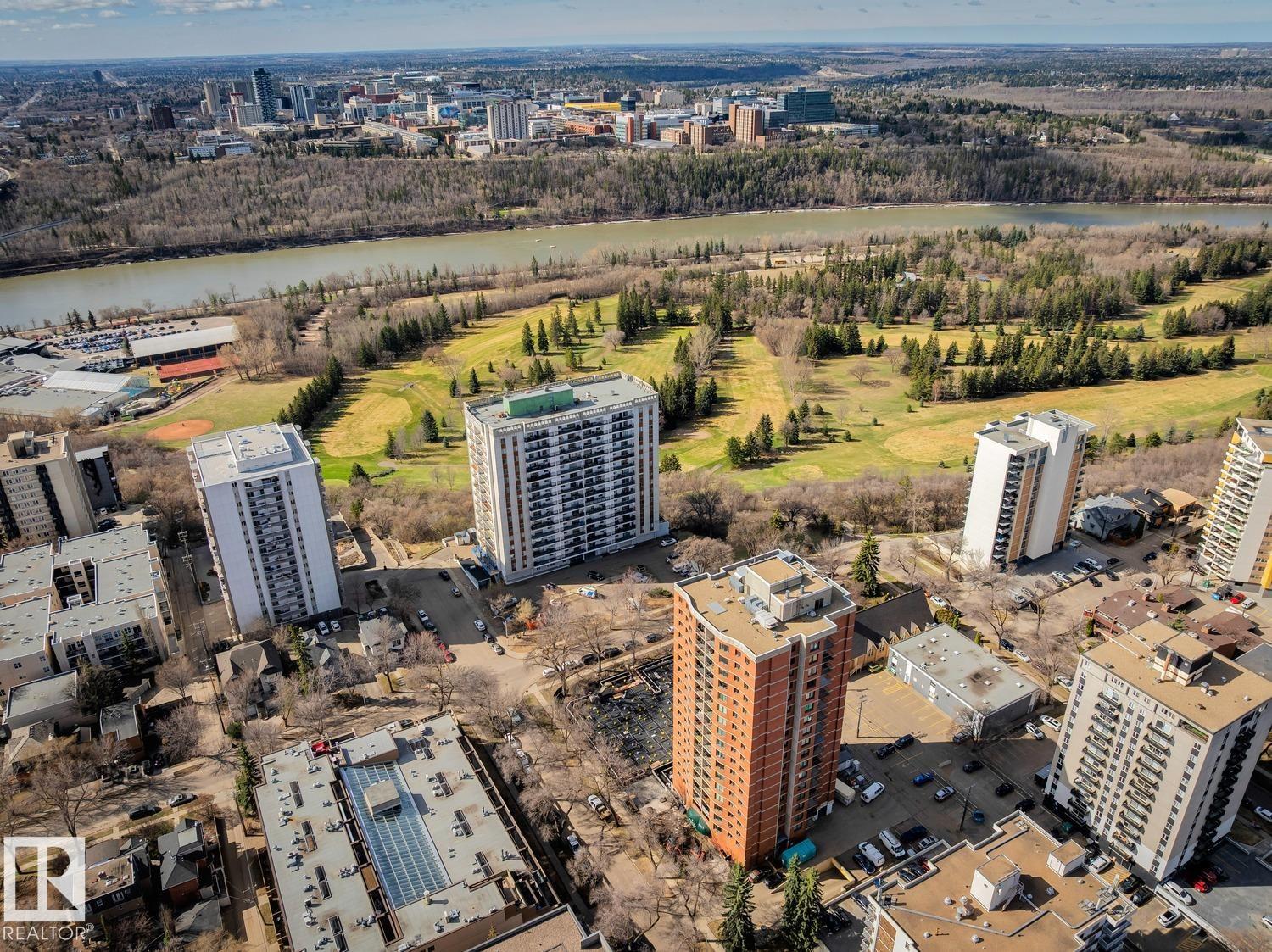 https://zimg.paragon.ice.com/ParagonImages/Property/PM/RAE/225380421/50/0/0/b7cc035a27c069edbffa8296e201da81/1/de7e94f2956d01401191257fc87751c5/225380421-752fac63-fa15-48c3-9f98-7c03d28cb417.JPG
