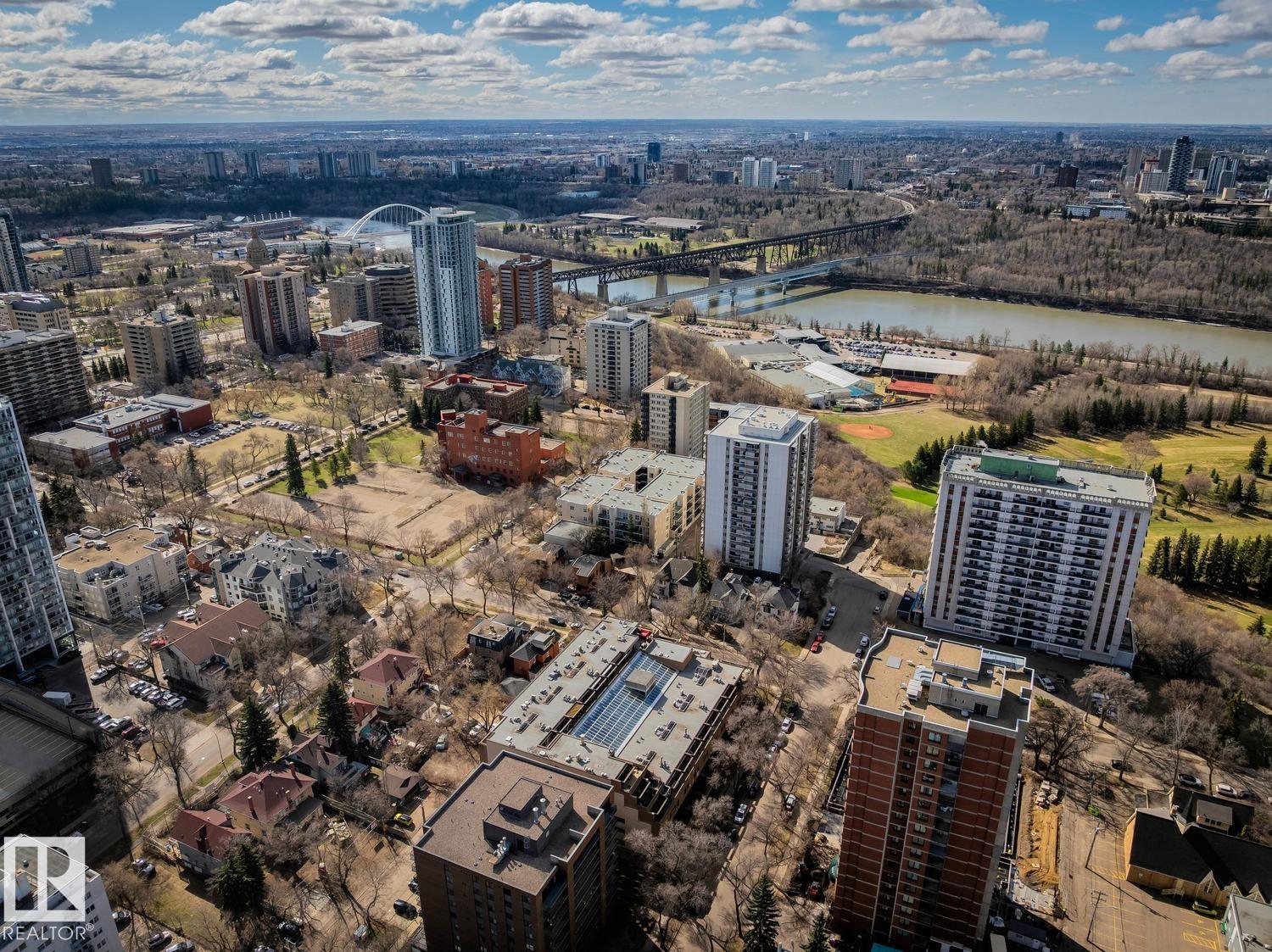 https://zimg.paragon.ice.com/ParagonImages/Property/PM/RAE/225380421/51/0/0/d1bd5dc310edd82b617d9b7e595e37a0/1/de7e94f2956d01401191257fc87751c5/225380421-a23665f3-1e63-4db9-8352-ce8bca3c325d.JPG