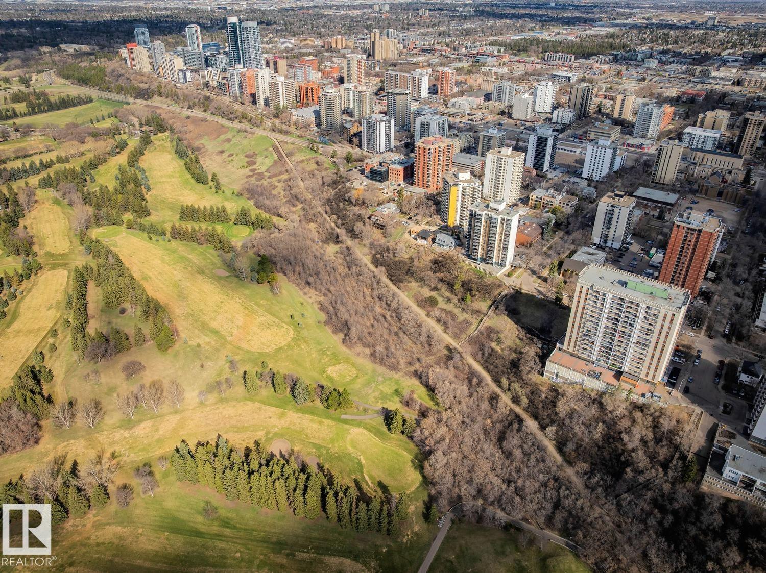 https://zimg.paragon.ice.com/ParagonImages/Property/PM/RAE/225380421/54/0/0/7c9c7968650647e83877acf808d305d8/1/de7e94f2956d01401191257fc87751c5/225380421-4e67a466-cea8-40cf-aeef-afc1a3e9a501.JPG