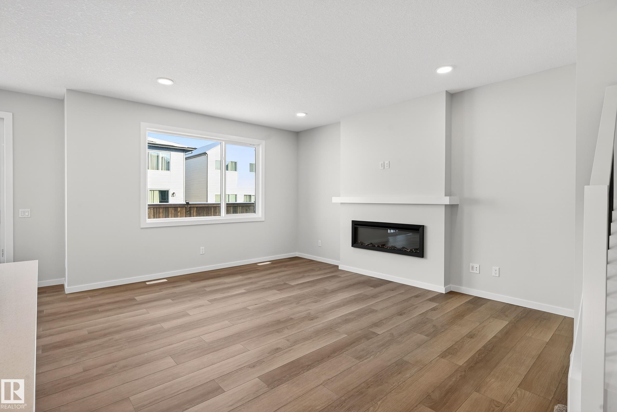 https://zimg.paragon.ice.com/ParagonImages/Property/PM/RAE/225380831/13/0/0/1e3d1f119c9c2cfbd93b2c52182a54ee/1/df60a02058acf35a52ce57cff278f0a9/225380831-b0bca759-ccdd-405f-8bc8-e2d59eaa2281.JPG