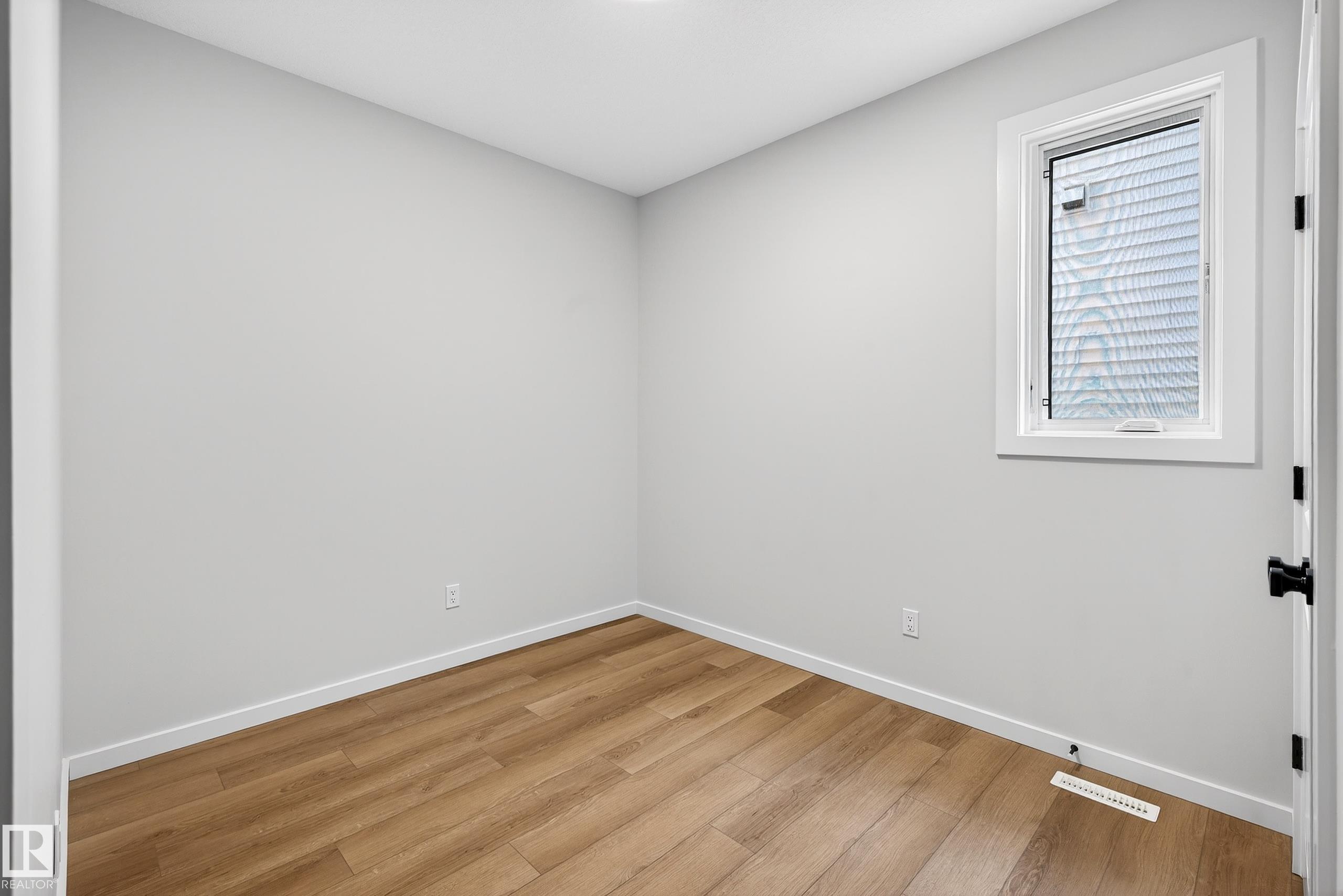 https://zimg.paragon.ice.com/ParagonImages/Property/PM/RAE/225380831/18/0/0/c8c217a155c13920a9688f1530be65f6/1/df60a02058acf35a52ce57cff278f0a9/225380831-6fd64725-7f41-4d7a-b996-ef706c40bc80.JPG