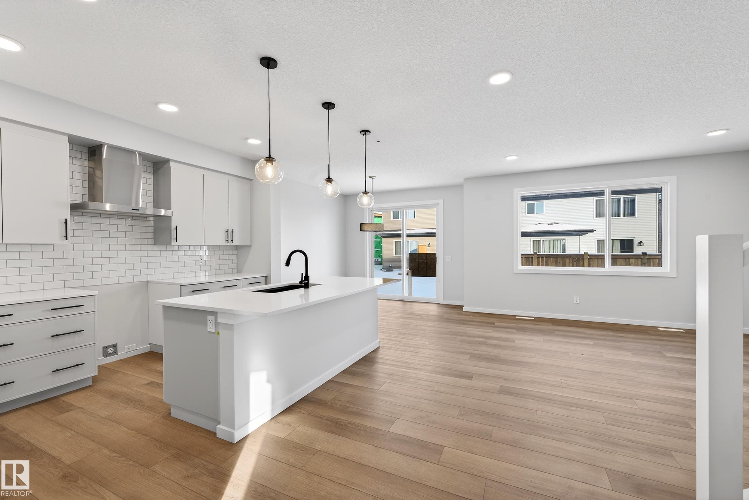 https://zimg.paragon.ice.com/ParagonImages/Property/PM/RAE/225380831/6/0/0/6e5a608333f4f5ab88336c1505c99c43/1/df60a02058acf35a52ce57cff278f0a9/225380831-6f02a3af-9a4b-4d32-bbf3-83b51ac0dc84.JPG