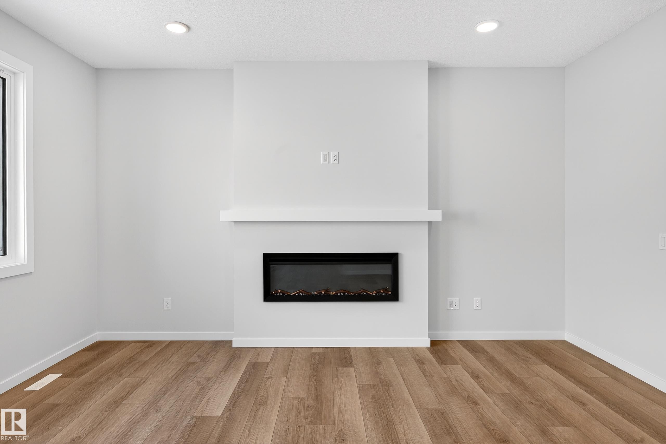 https://zimg.paragon.ice.com/ParagonImages/Property/PM/RAE/225380831/9/0/0/80437f3b5012e1dd852e59aa0be670cf/1/df60a02058acf35a52ce57cff278f0a9/225380831-b84d46af-bfb4-4cac-897c-93faf88e9839.JPG