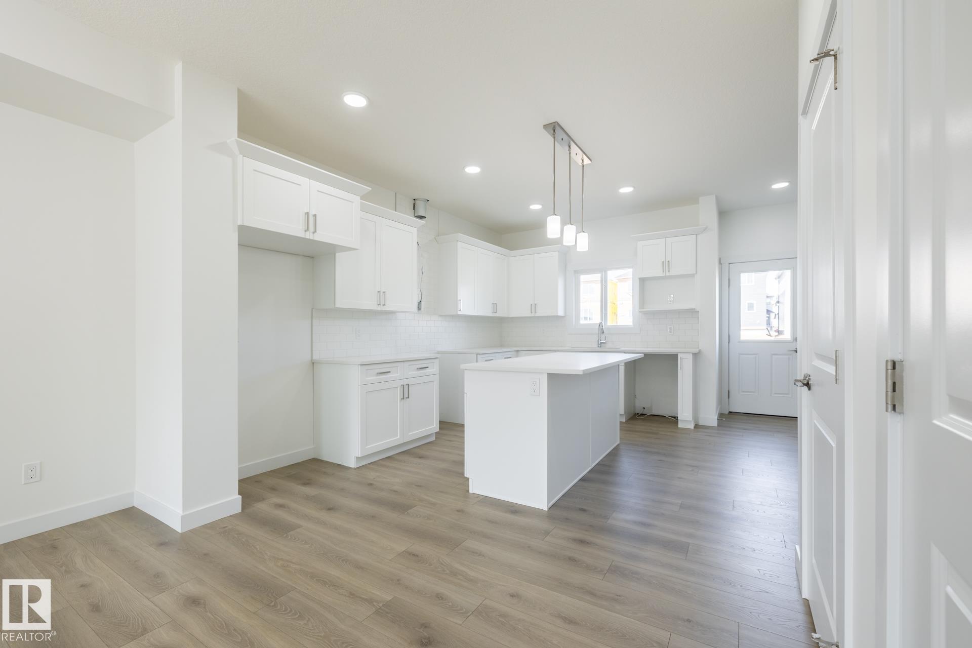 https://zimg.paragon.ice.com/ParagonImages/Property/PM/RAE/225380869/11/0/0/4f0840d558bb388a2ec4c247b2a0e680/1/d57fb331b8e039868bcfb11da76bc1d1/225380869-CE1710A3-921E-4084-B8C5-3DF3F181E258.JPG