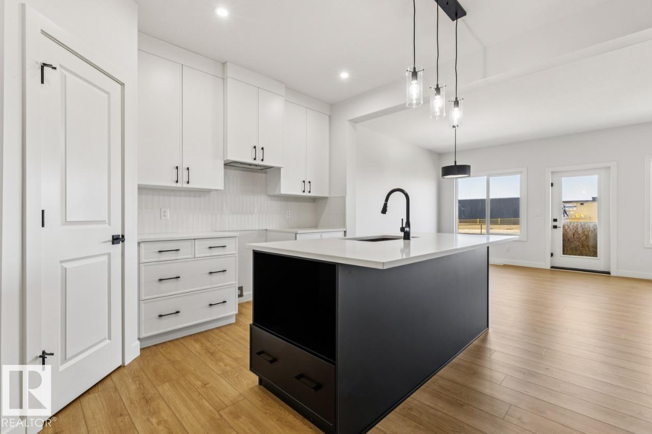 https://zimg.paragon.ice.com/ParagonImages/Property/PM/RAE/225381055/13/0/0/0318cb50b318365734b272373ec8e8e8/1/1039224c2a8b0225e792bba3dce0ce90/225381055-e1e33604-277a-4917-96d1-a06448b522a7.JPG