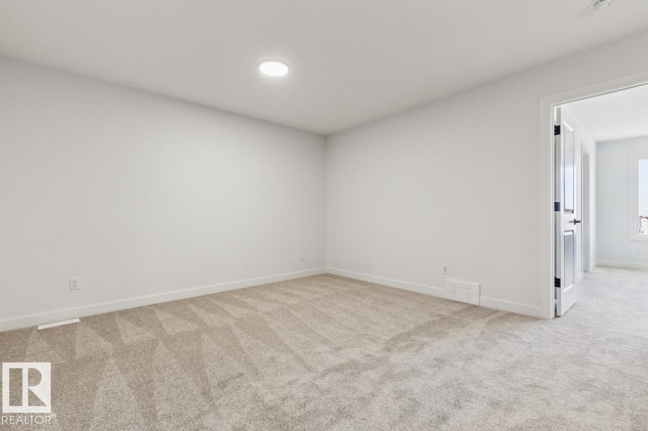https://zimg.paragon.ice.com/ParagonImages/Property/PM/RAE/225381055/30/0/0/9ff9f4c33fe82d7bcf341b96407b81a0/1/1039224c2a8b0225e792bba3dce0ce90/225381055-f4910a35-c959-4da7-bf0e-50c2e075703f.JPG
