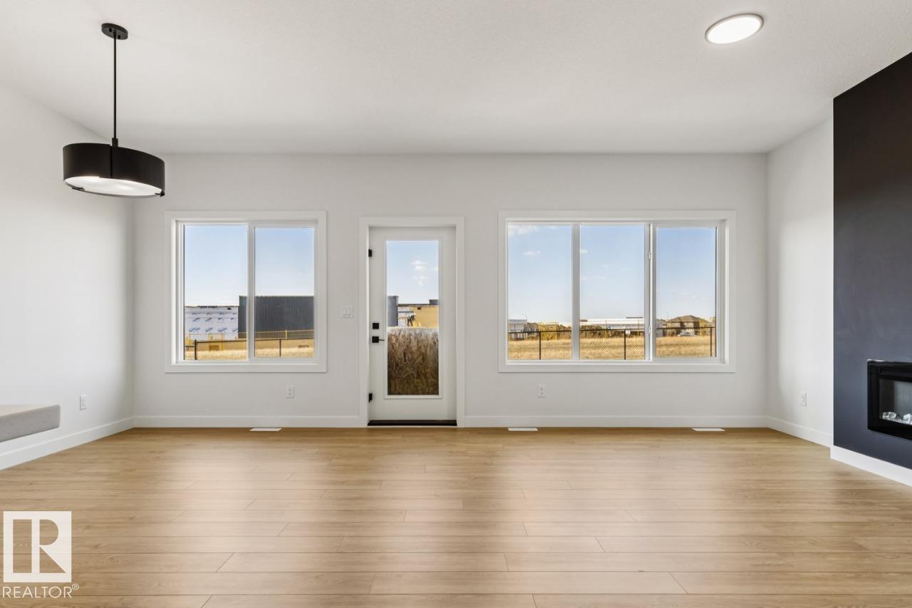 https://zimg.paragon.ice.com/ParagonImages/Property/PM/RAE/225381055/6/0/0/c0ed72a017f2c3a96d1c6a133cd5f525/1/1039224c2a8b0225e792bba3dce0ce90/225381055-2c73bfe0-d526-4609-9bef-a658215ccedd.JPG