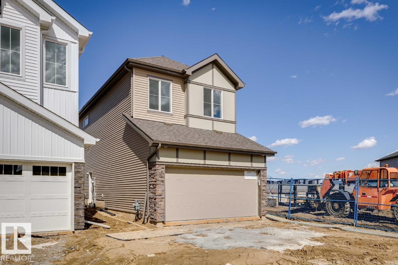 Picture for 22376 90 AV NW