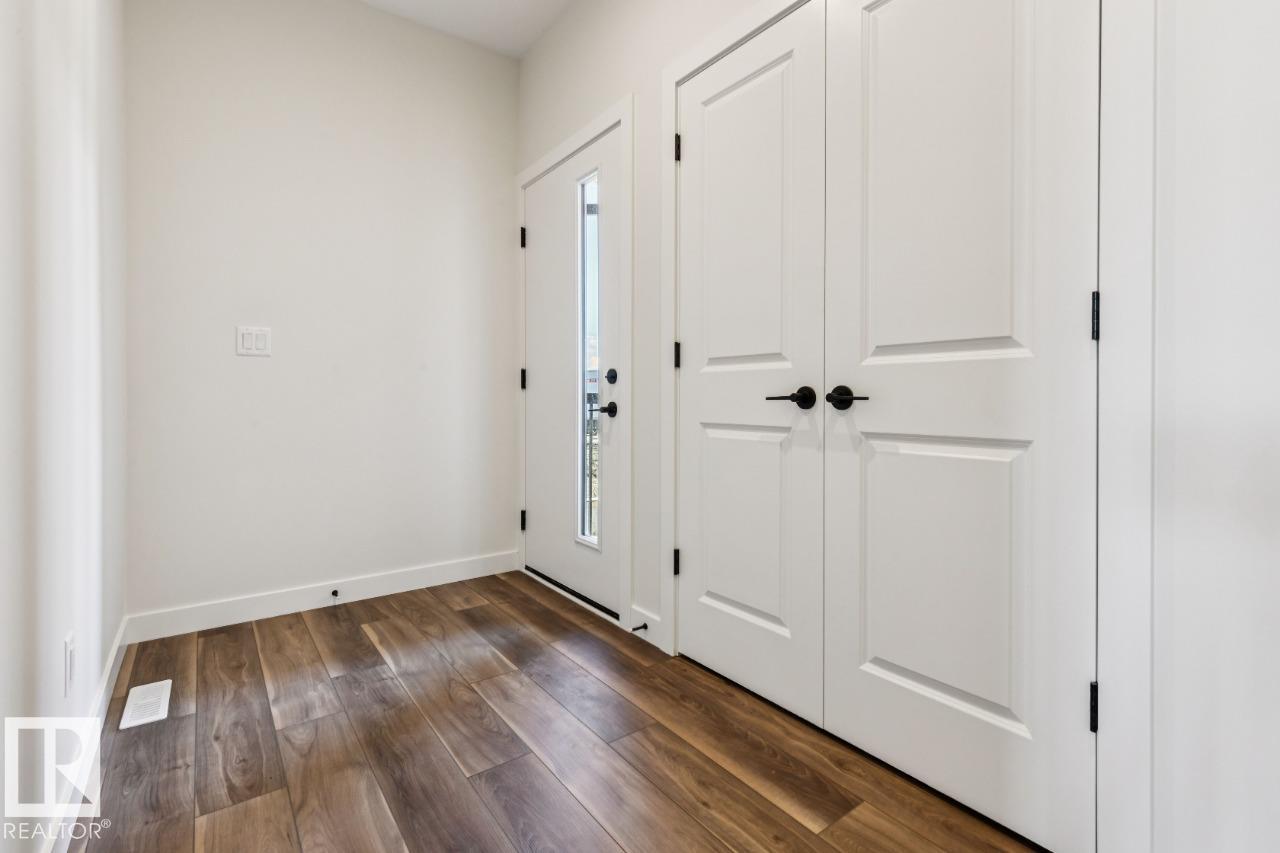 Picture for 22376 90 AV NW