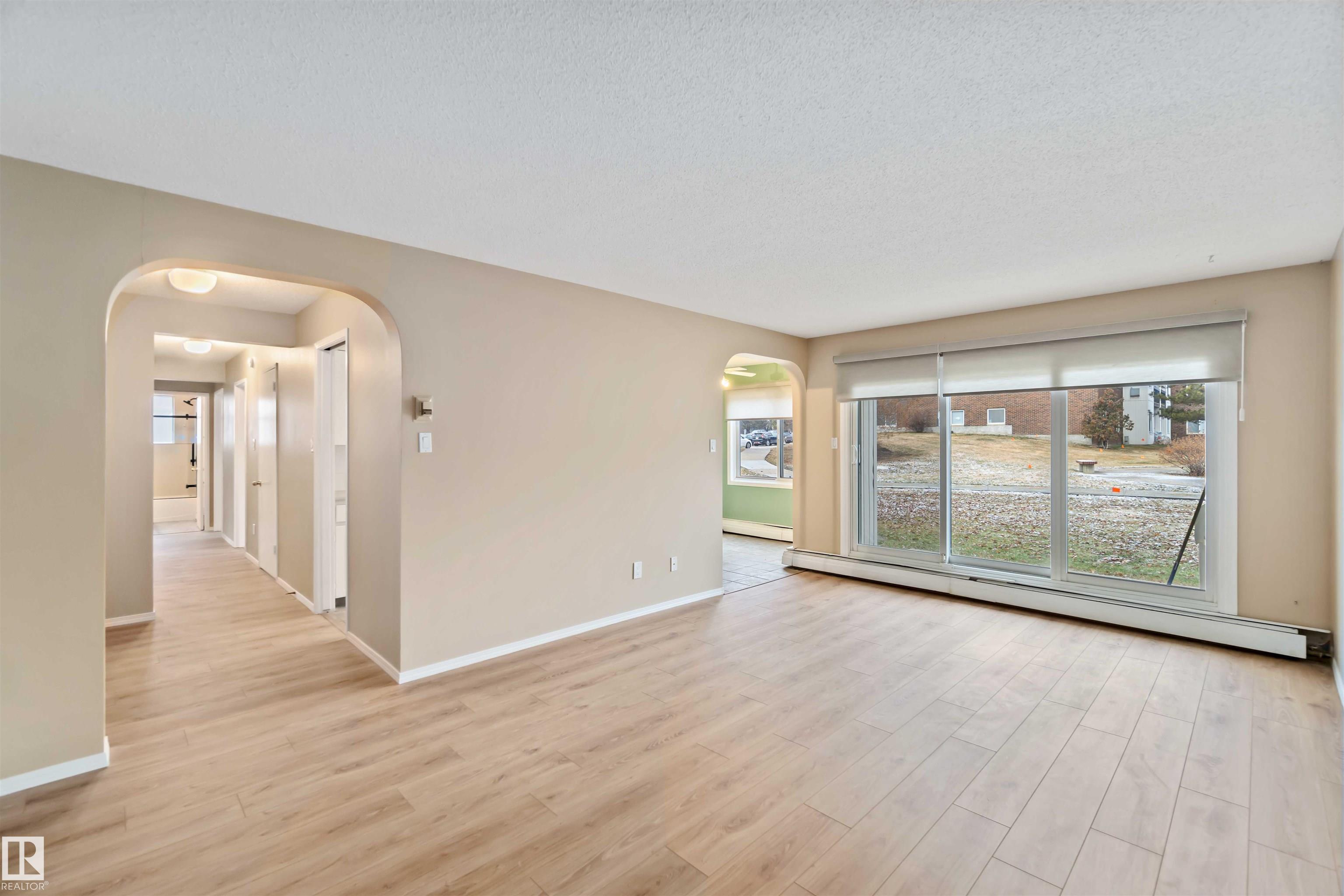 #102 11450 40 AV NW 3