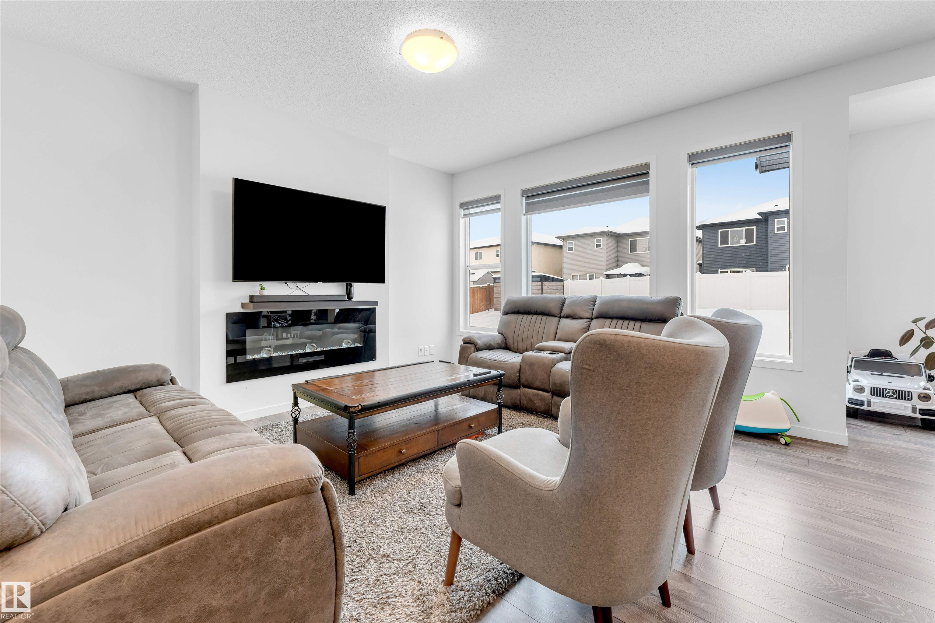 Picture for 933 MCCONACHIE BV NW