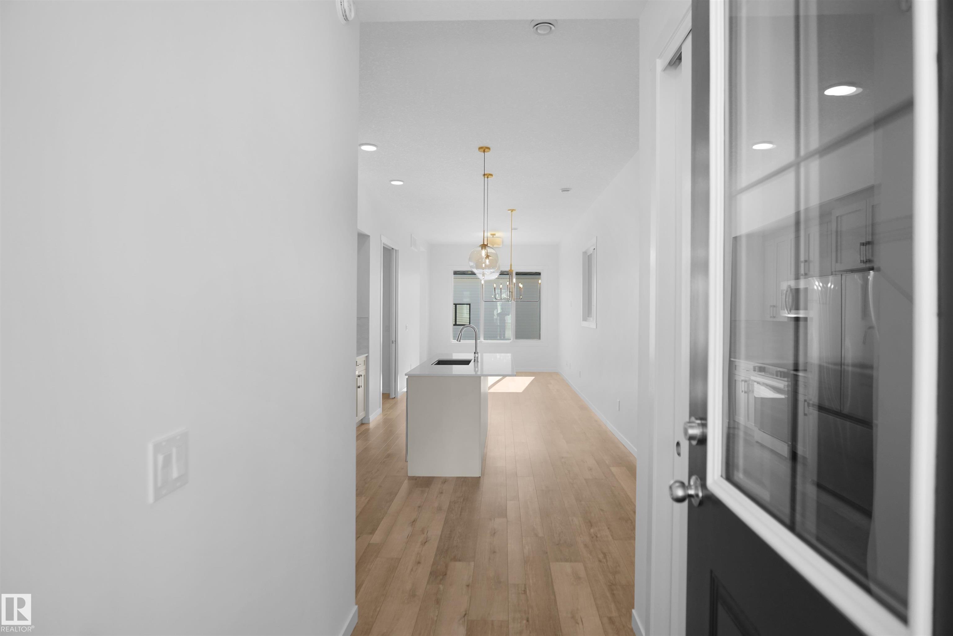 Picture for 20609 42 AV NW