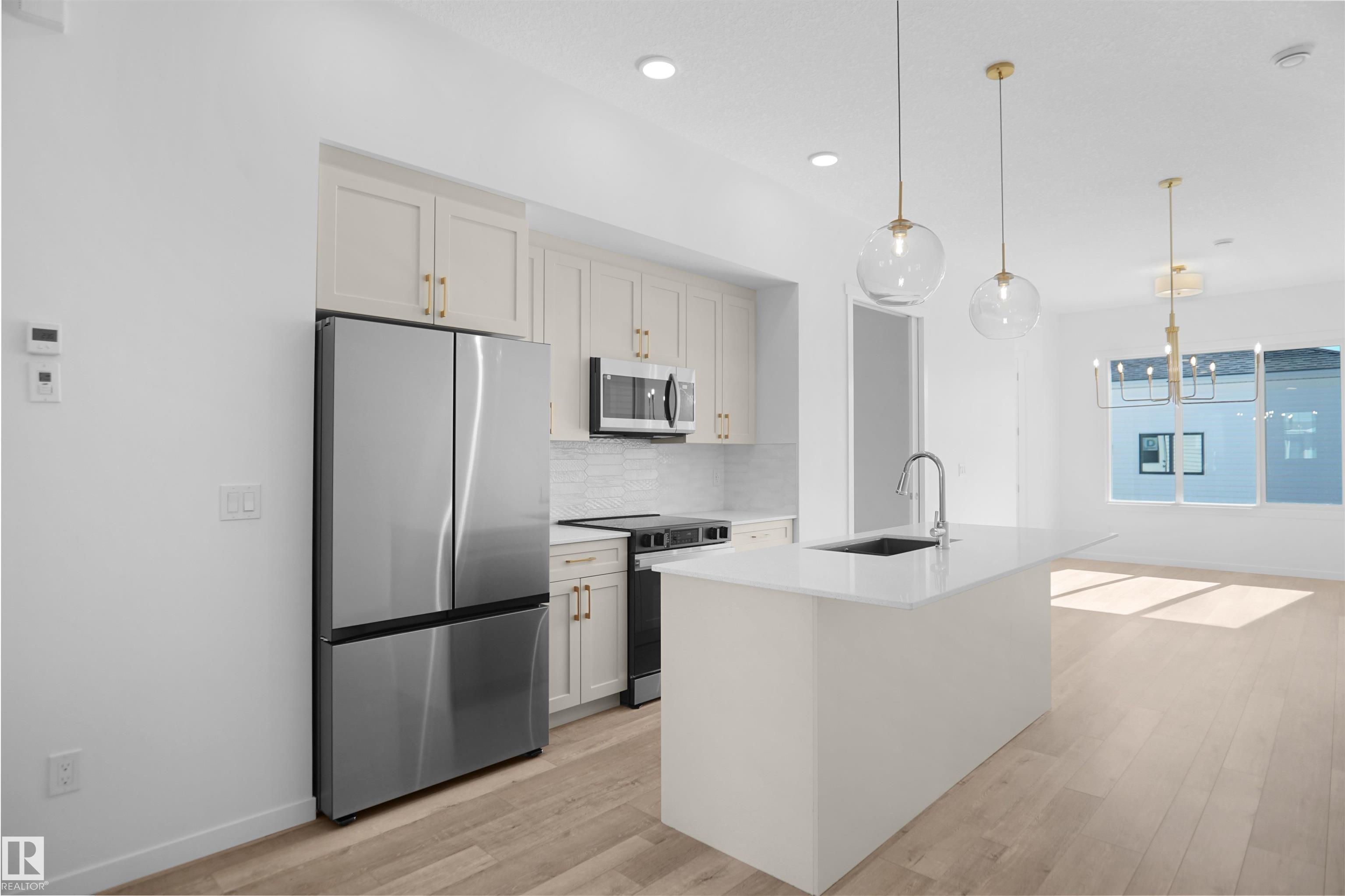 Picture for 20609 42 AV NW