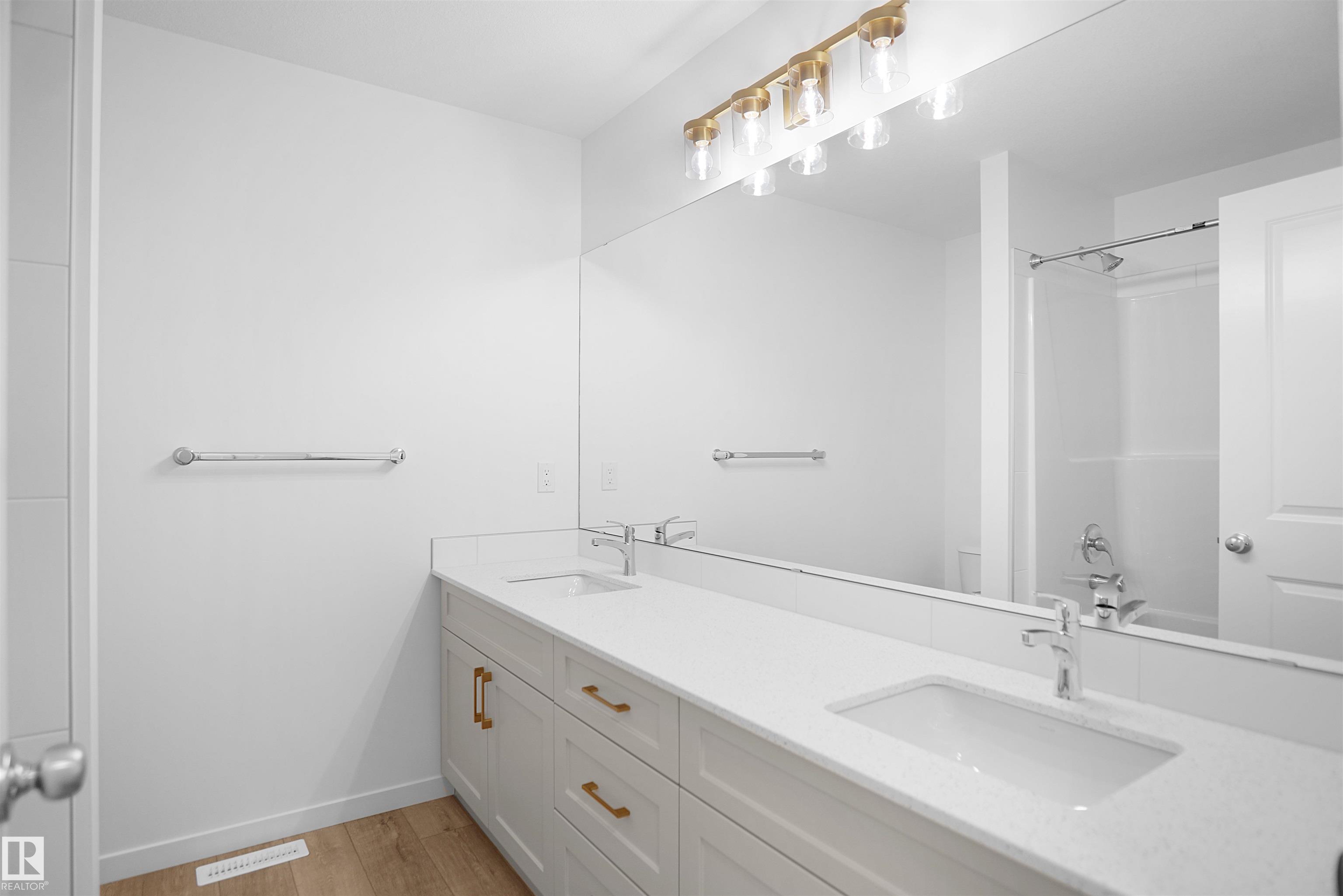 https://zimg.paragon.ice.com/ParagonImages/Property/PM/RAE/225381603/25/0/0/1f4ba1a61915d9815b1d81c330911e7c/1/400f2de54848ce4de417cf9457677b48/225381603-eea42036-2168-4961-b5cc-ea8605968b30.JPG