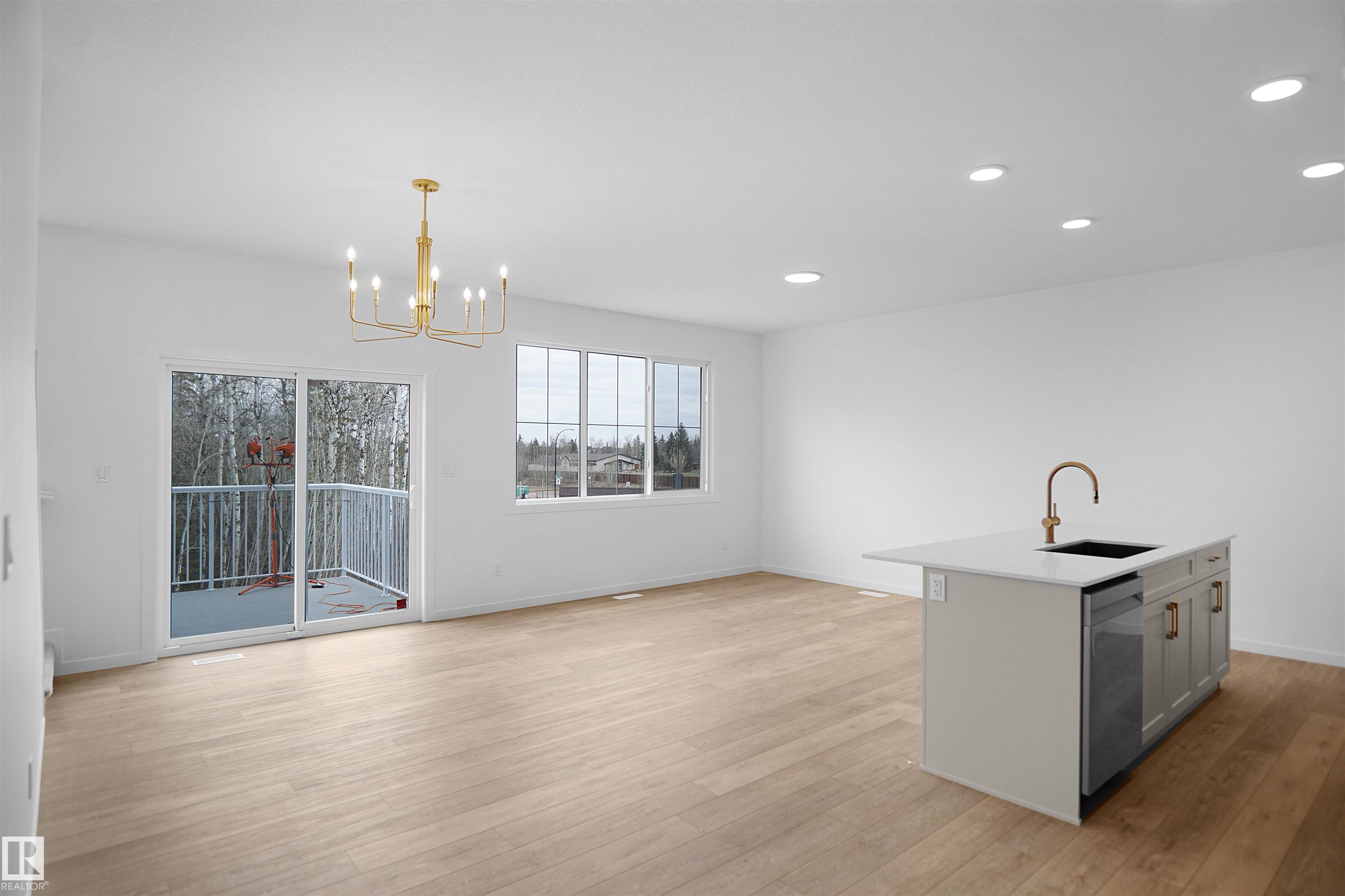 https://zimg.paragon.ice.com/ParagonImages/Property/PM/RAE/225381603/6/0/0/52227fda8ae851de21ae2a6bd073c146/1/400f2de54848ce4de417cf9457677b48/225381603-76bd1a74-f6d9-4384-9b7e-d8df1dd85a32.JPG