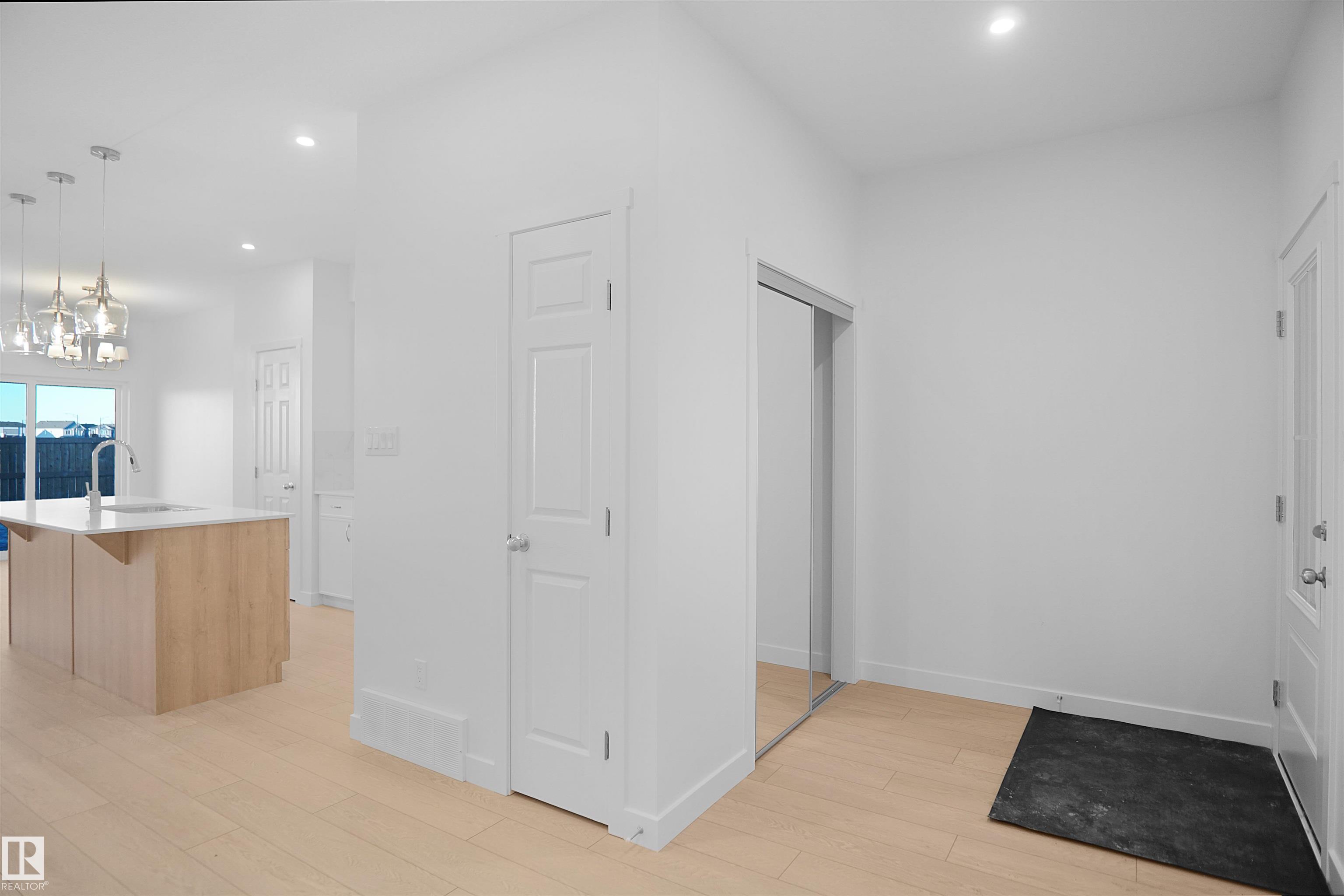 Picture for 20940 16 AV NW